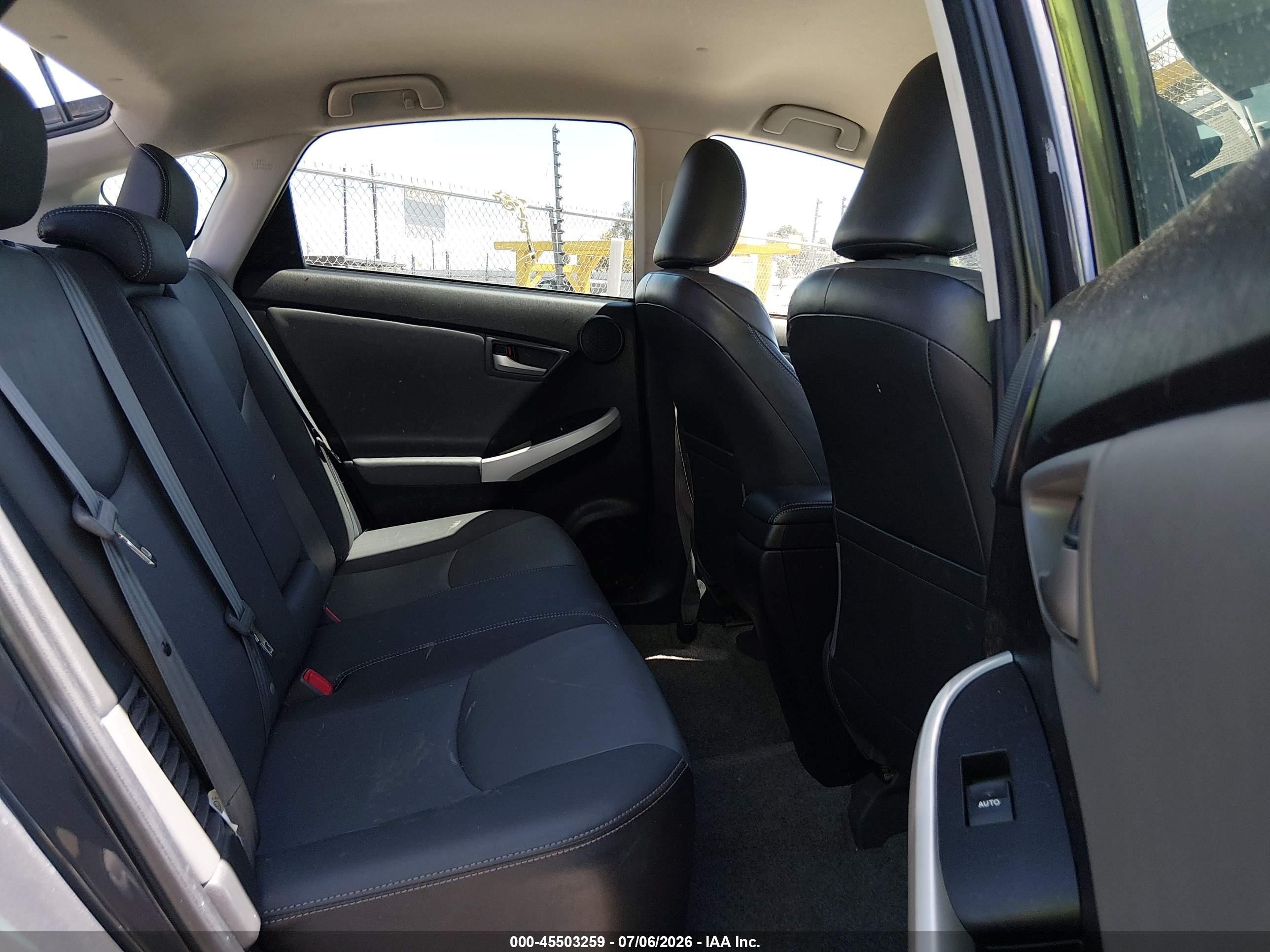 2013 Toyota Prius Five Gray vin: JTDKN3DUXD5556169