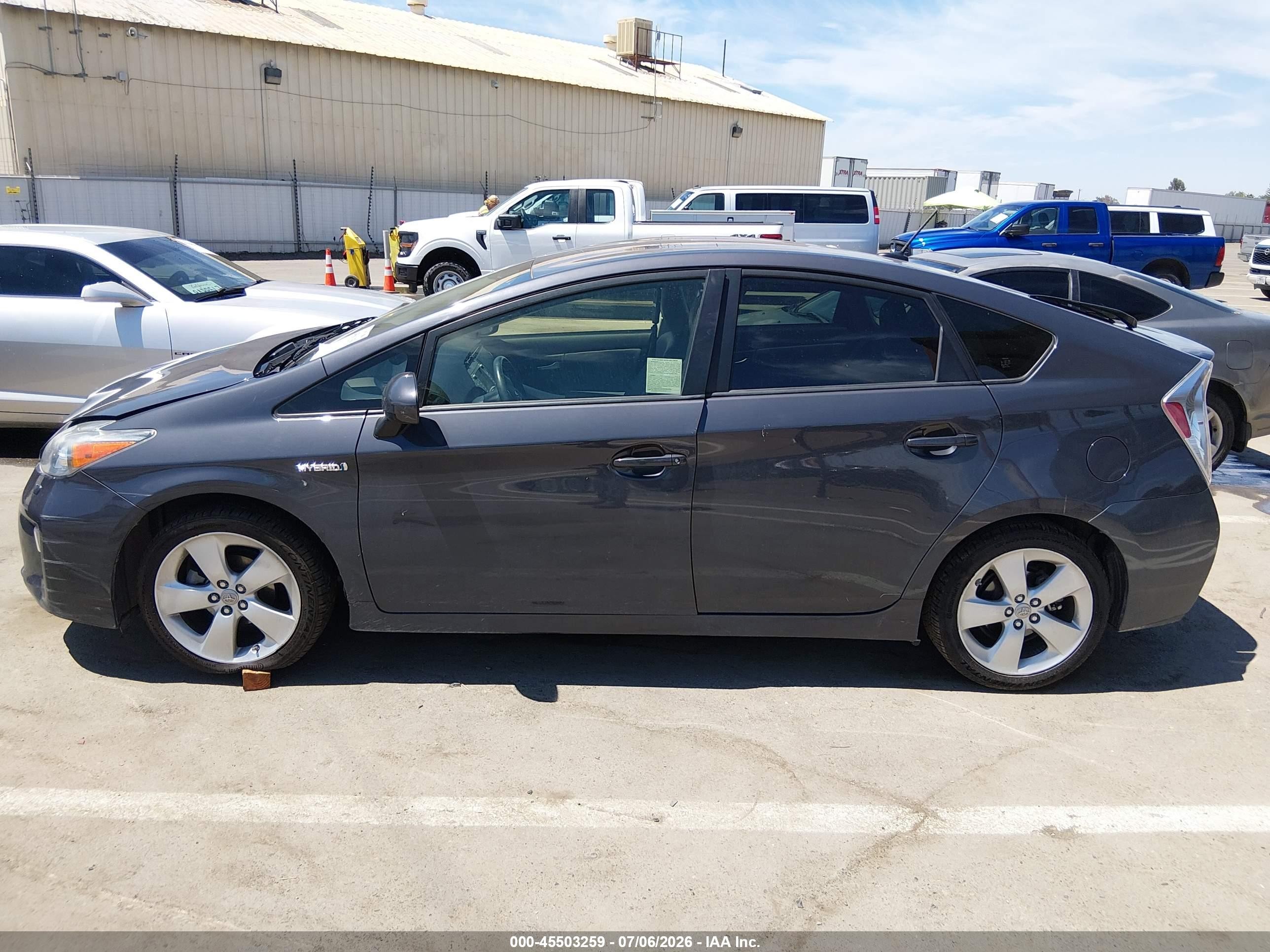 2013 Toyota Prius Five Gray vin: JTDKN3DUXD5556169
