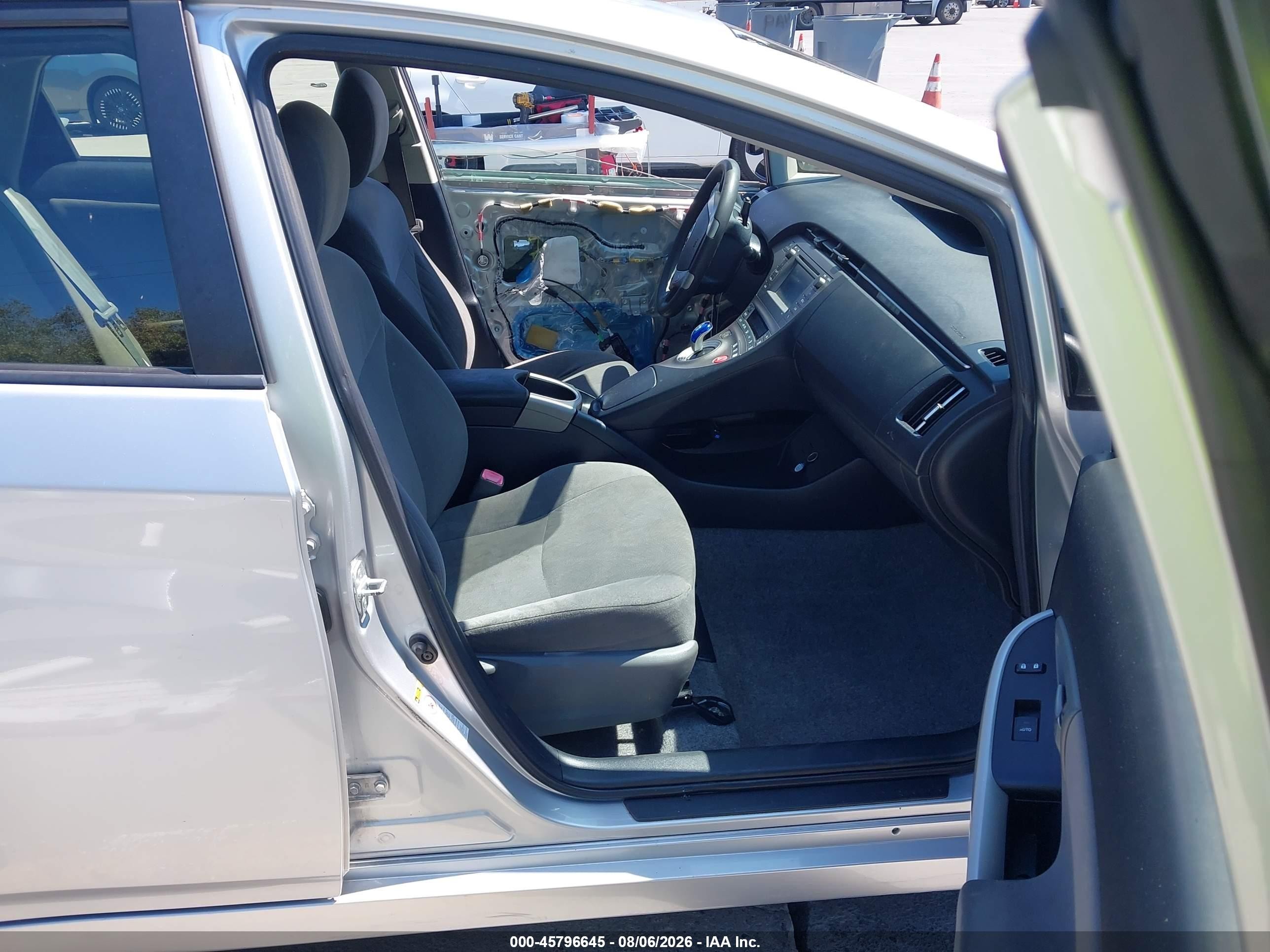 2013 Toyota Prius Two Silver vin: JTDKN3DUXD5559976