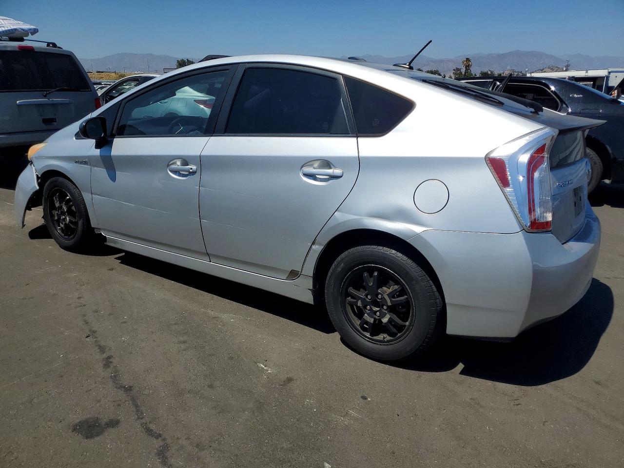 2013 Toyota Prius Three Серебряный vin: JTDKN3DUXD5610487
