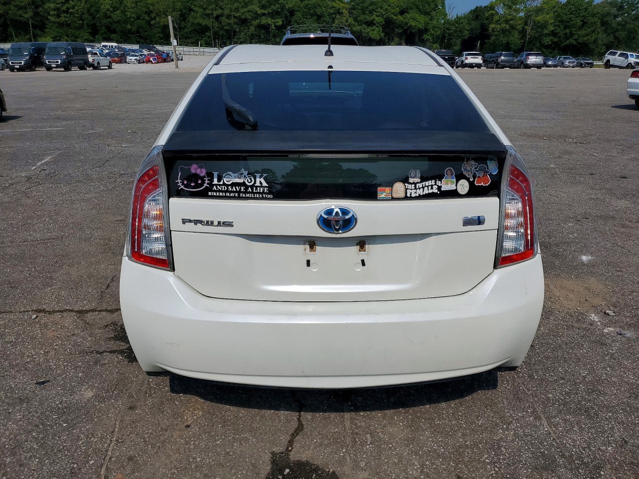 2013 Toyota Prius Two White vin: JTDKN3DUXD5612613