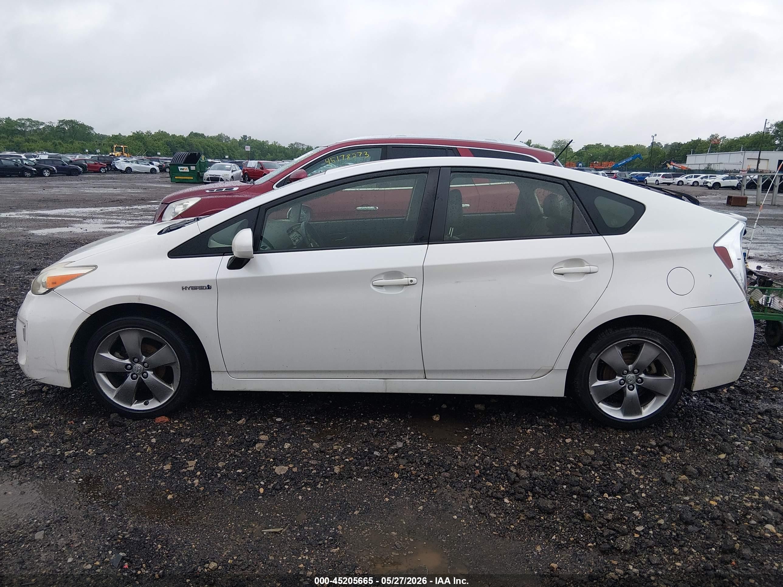 2013 Toyota Prius Three Se White vin: JTDKN3DUXD5616306