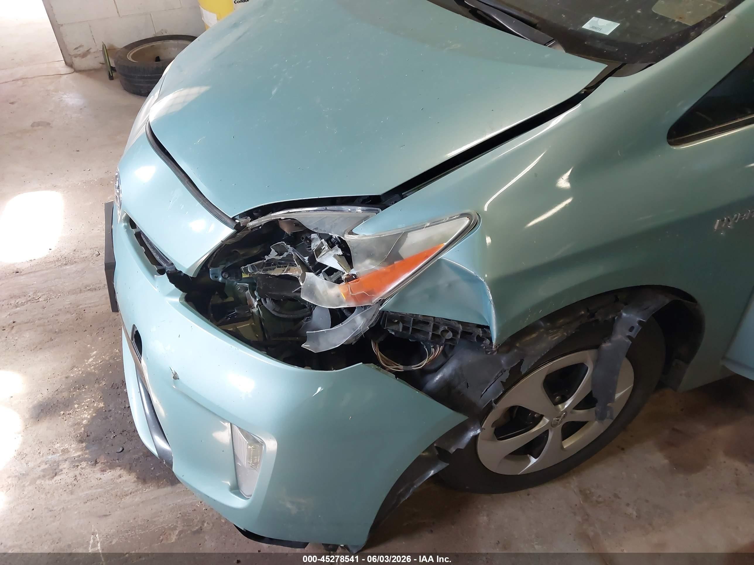 2013 Toyota Prius Three Turquoise vin: JTDKN3DUXD5621408