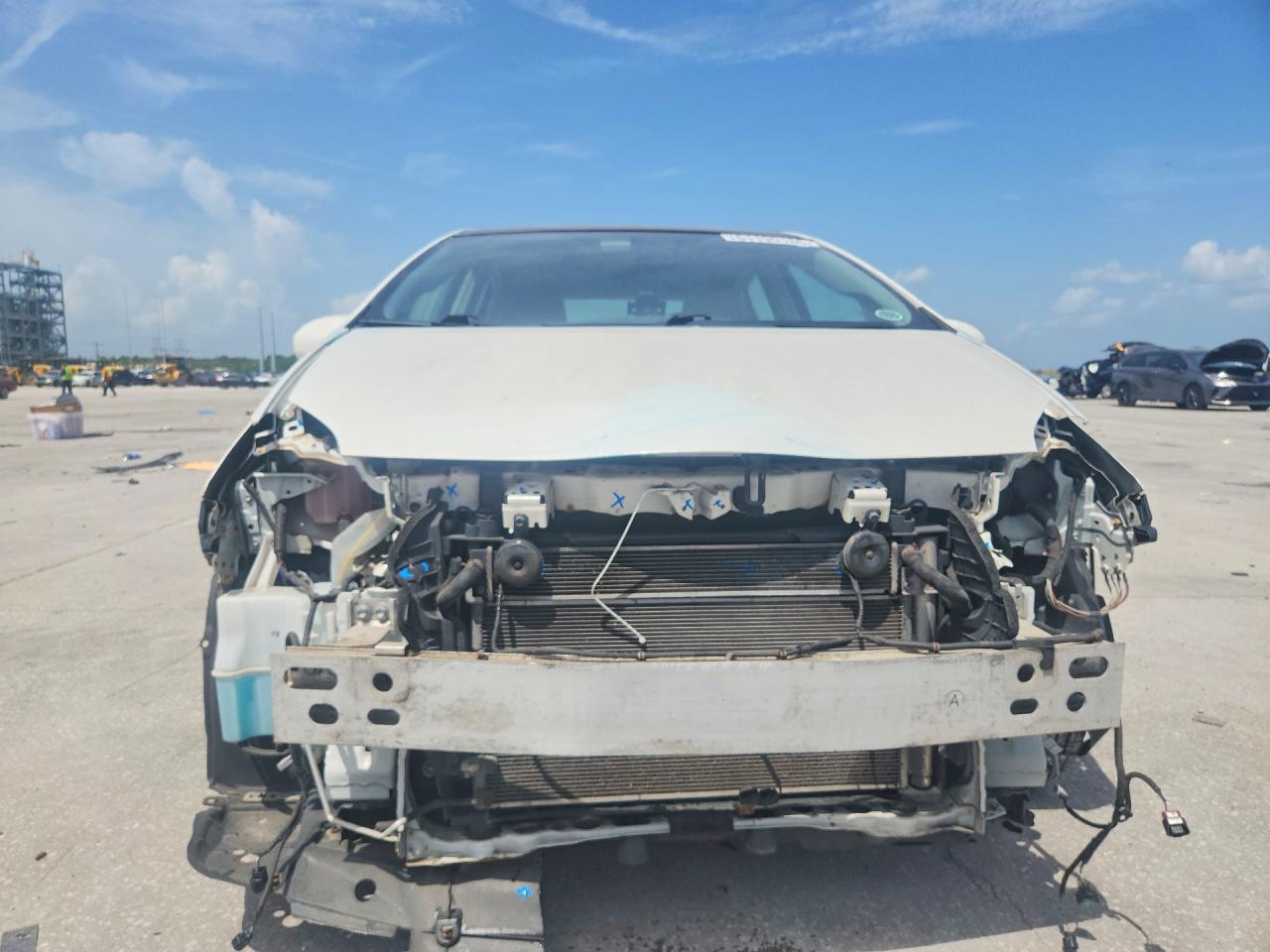 2013 Toyota Prius Three White vin: JTDKN3DUXD5637754