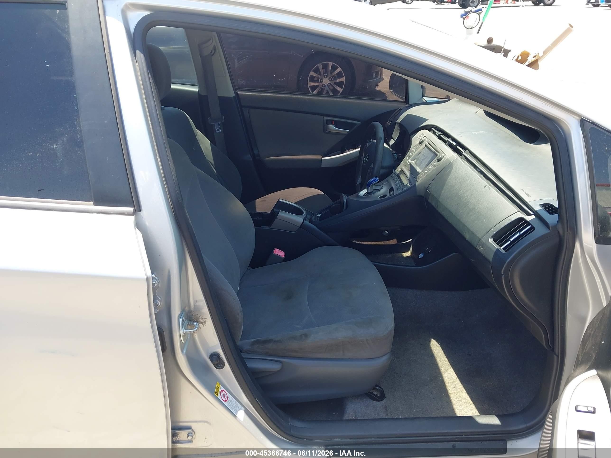2013 Toyota Prius Three Silver vin: JTDKN3DUXD5648799