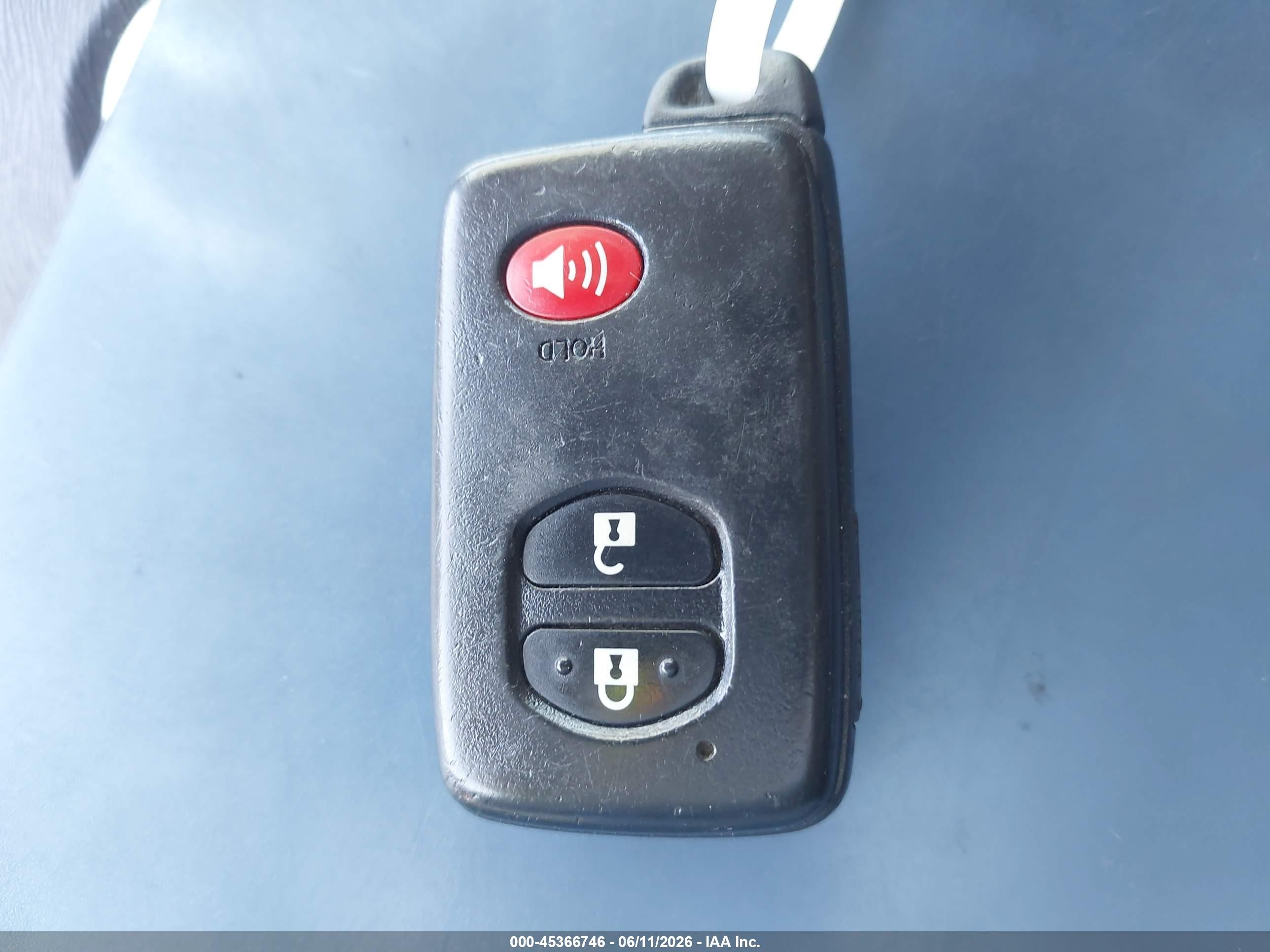 2013 Toyota Prius Three Silver vin: JTDKN3DUXD5648799
