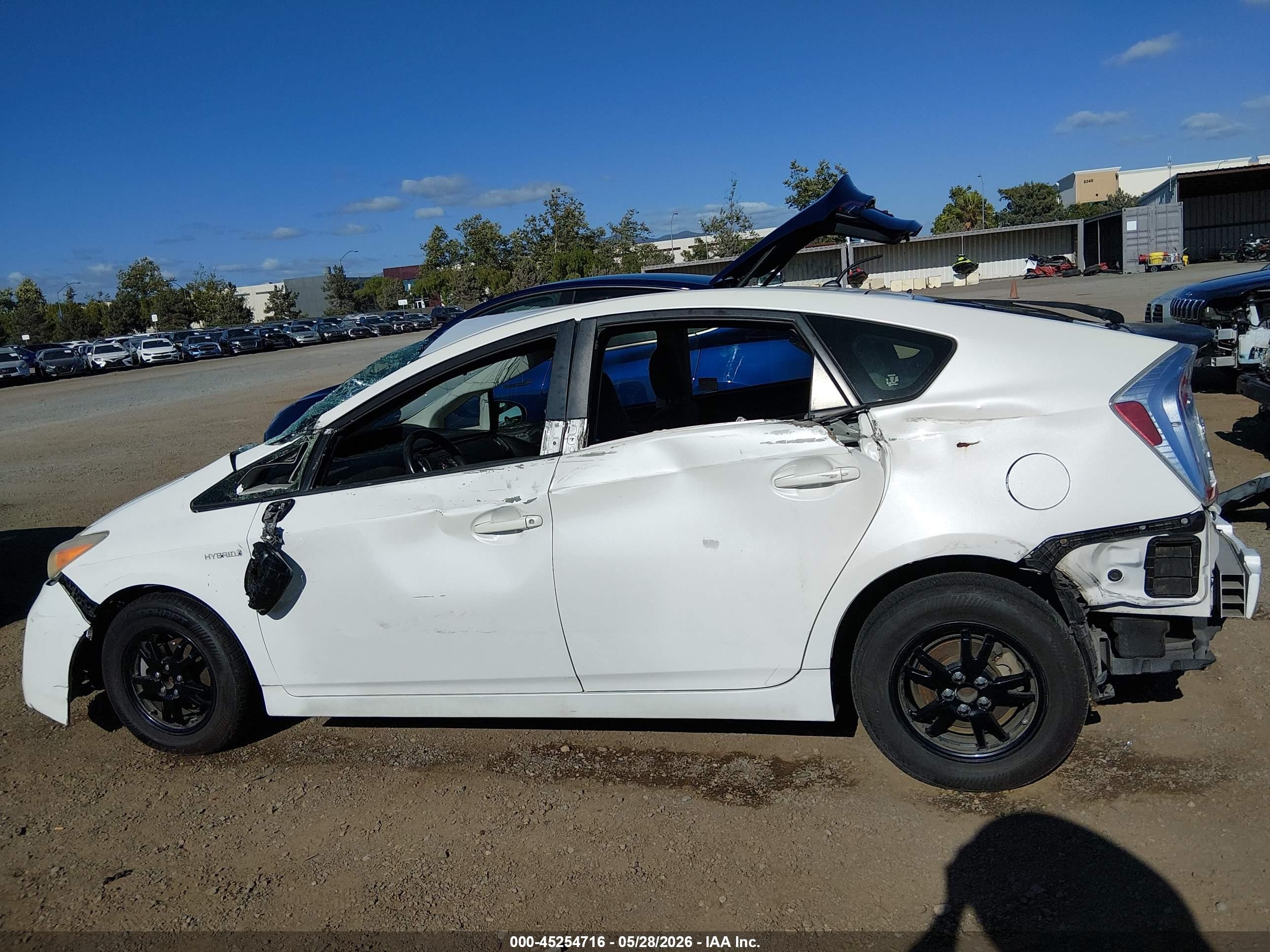 2013 Toyota Prius Two Белый vin: JTDKN3DUXD5651752