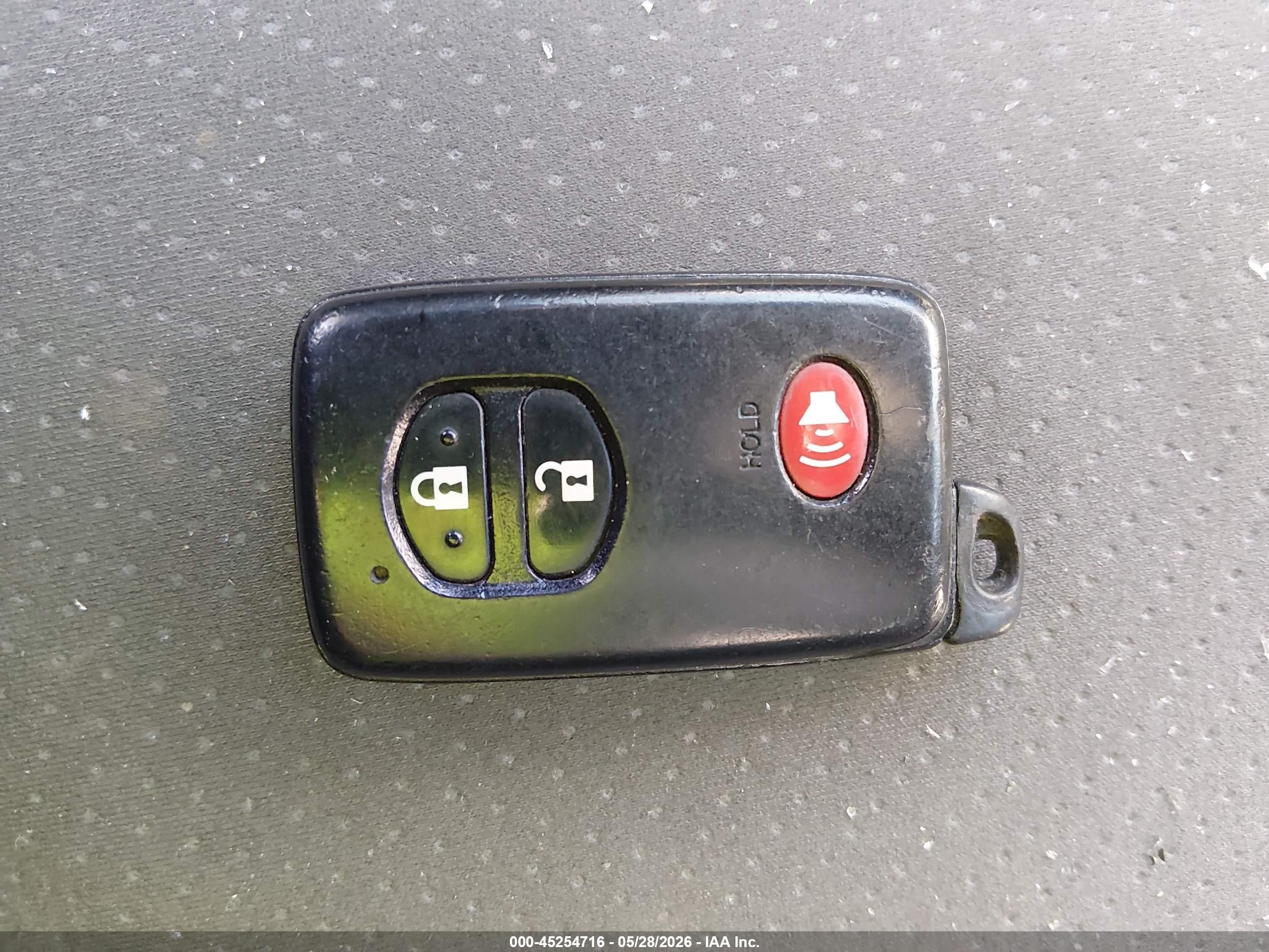 2013 Toyota Prius Two Белый vin: JTDKN3DUXD5651752