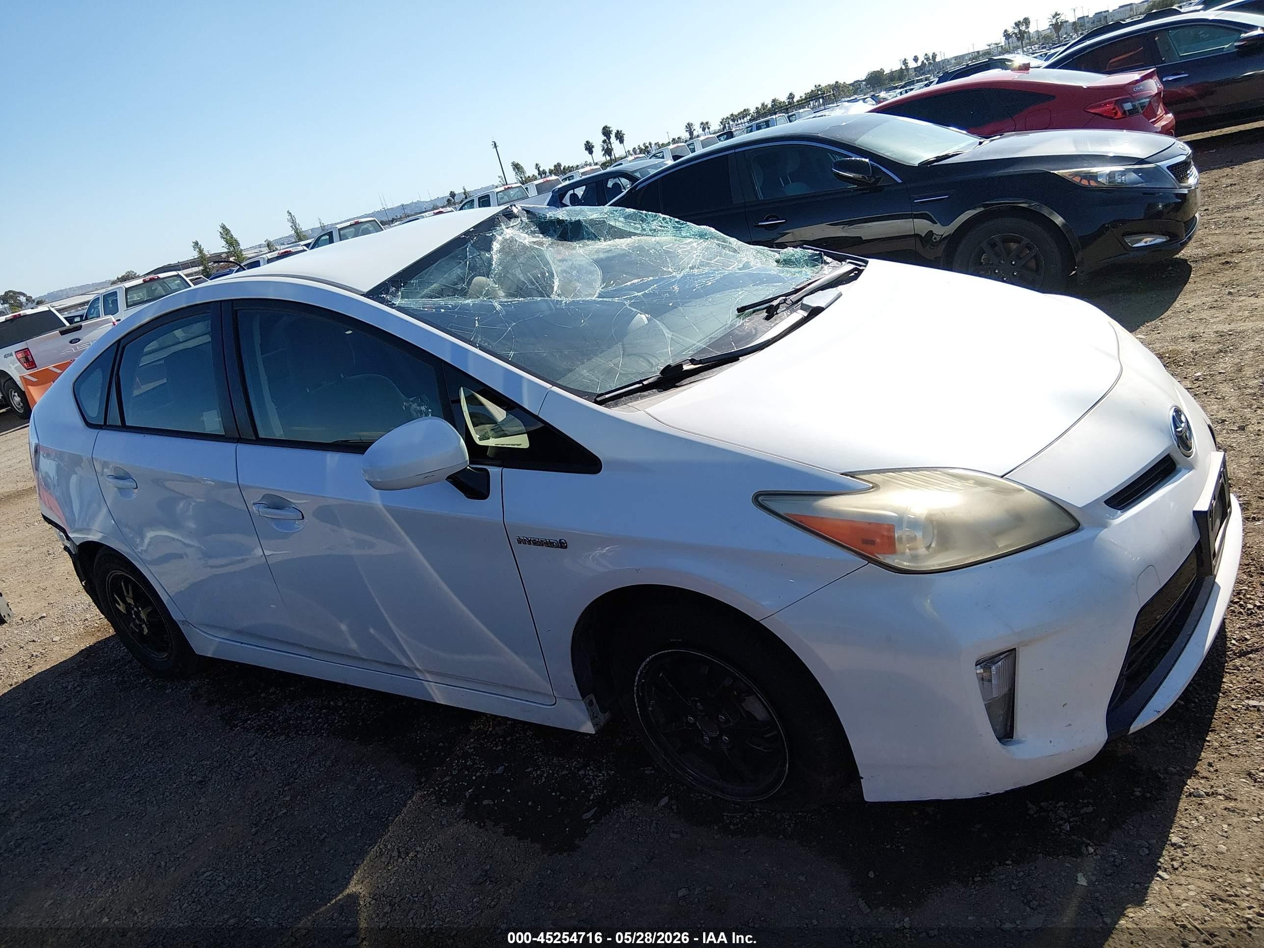 2013 Toyota Prius Two Белый vin: JTDKN3DUXD5651752