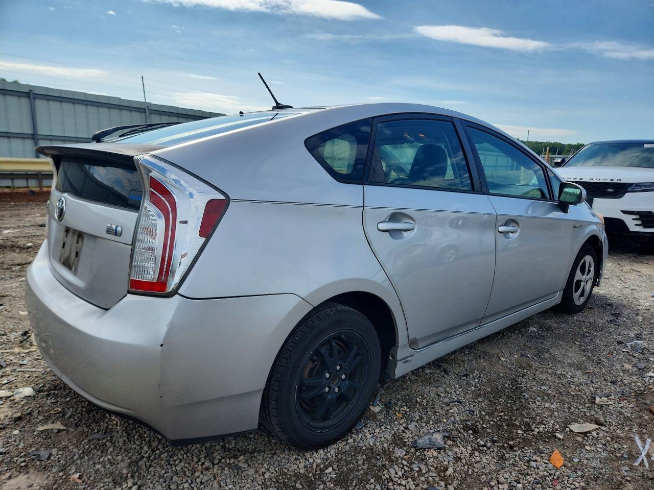 2013 Toyota Prius Three Silver vin: JTDKN3DUXD5661925