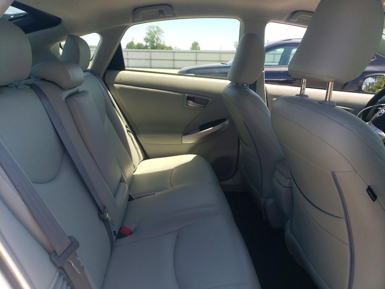 2013 Toyota Prius Two White vin: JTDKN3DUXD5676439