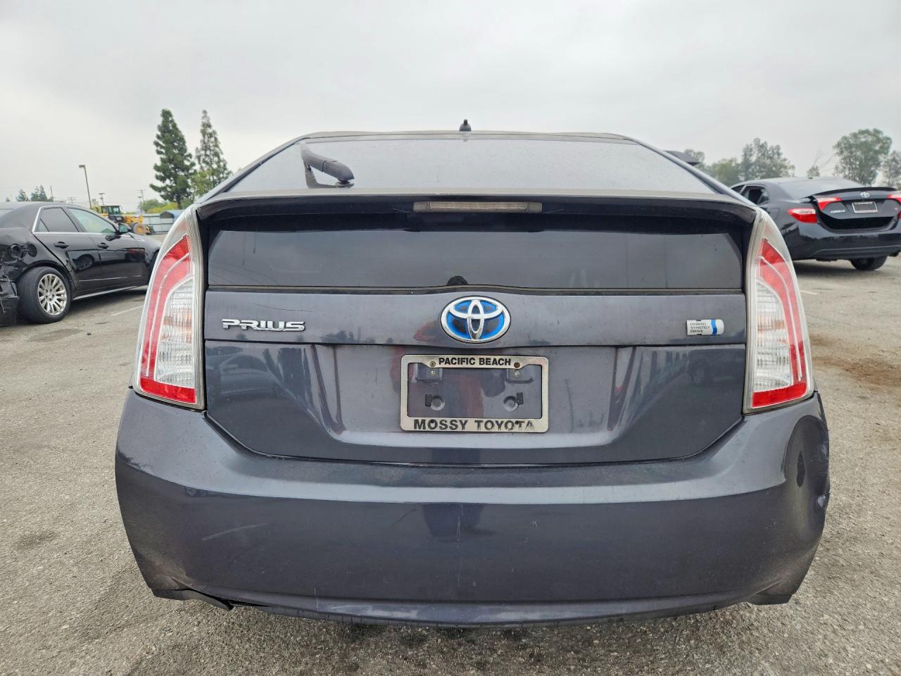 2013 Toyota Prius Two Gray vin: JTDKN3DUXD5682421