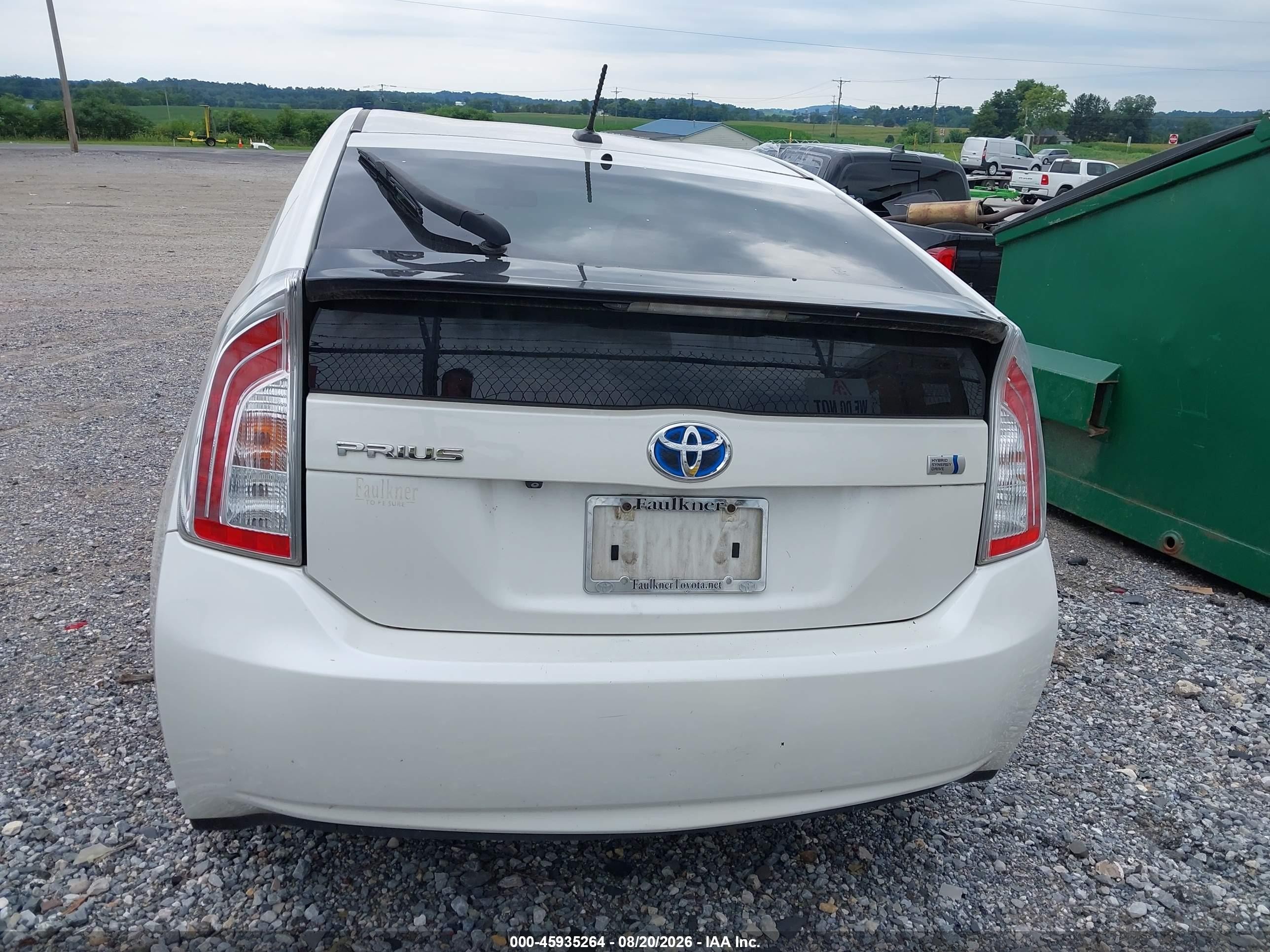 2013 Toyota Prius Three White vin: JTDKN3DUXD5684556