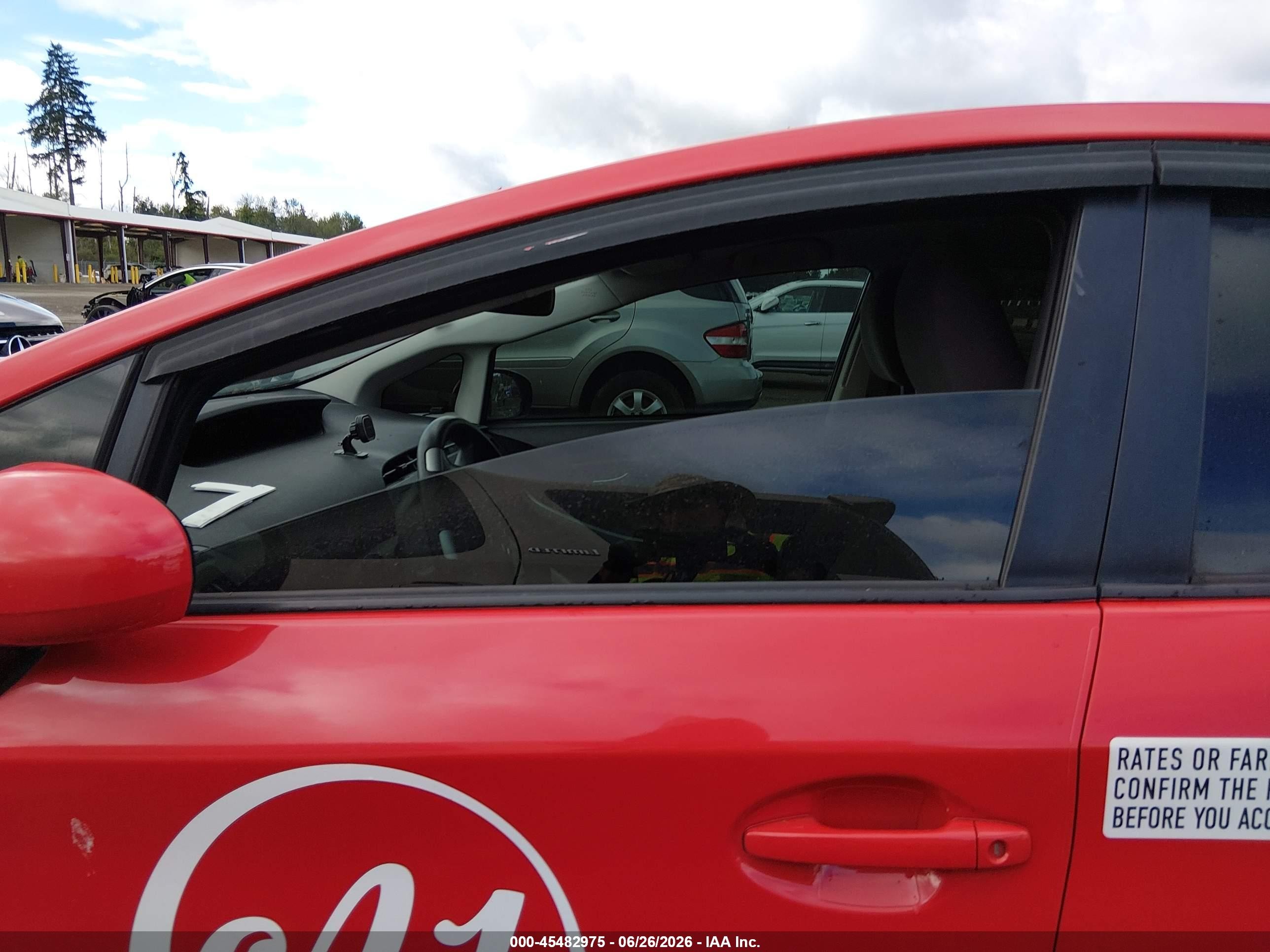 2014 Toyota Prius Three Red vin: JTDKN3DUXE0358481