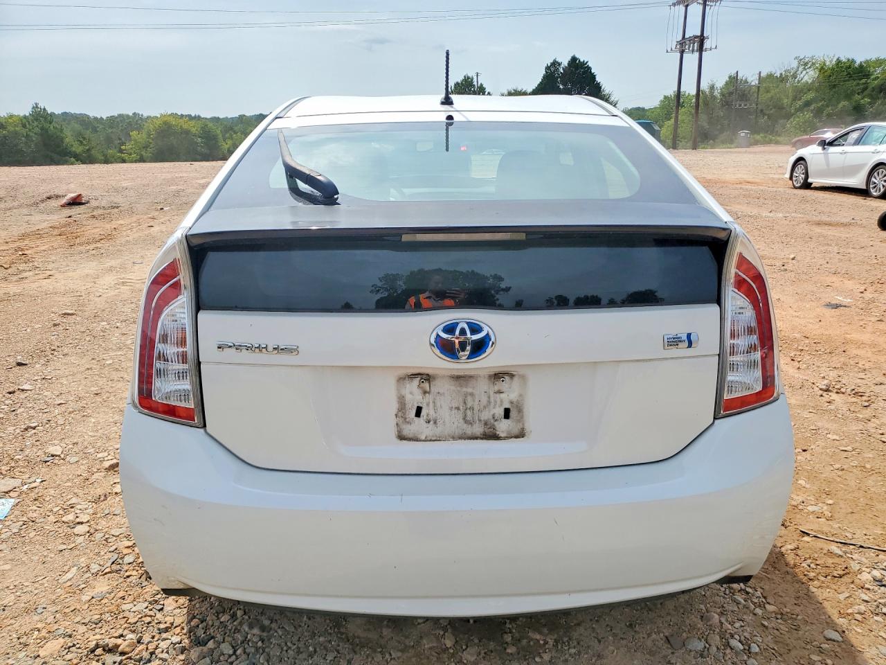 2014 Toyota Prius Two White vin: JTDKN3DUXE0360375