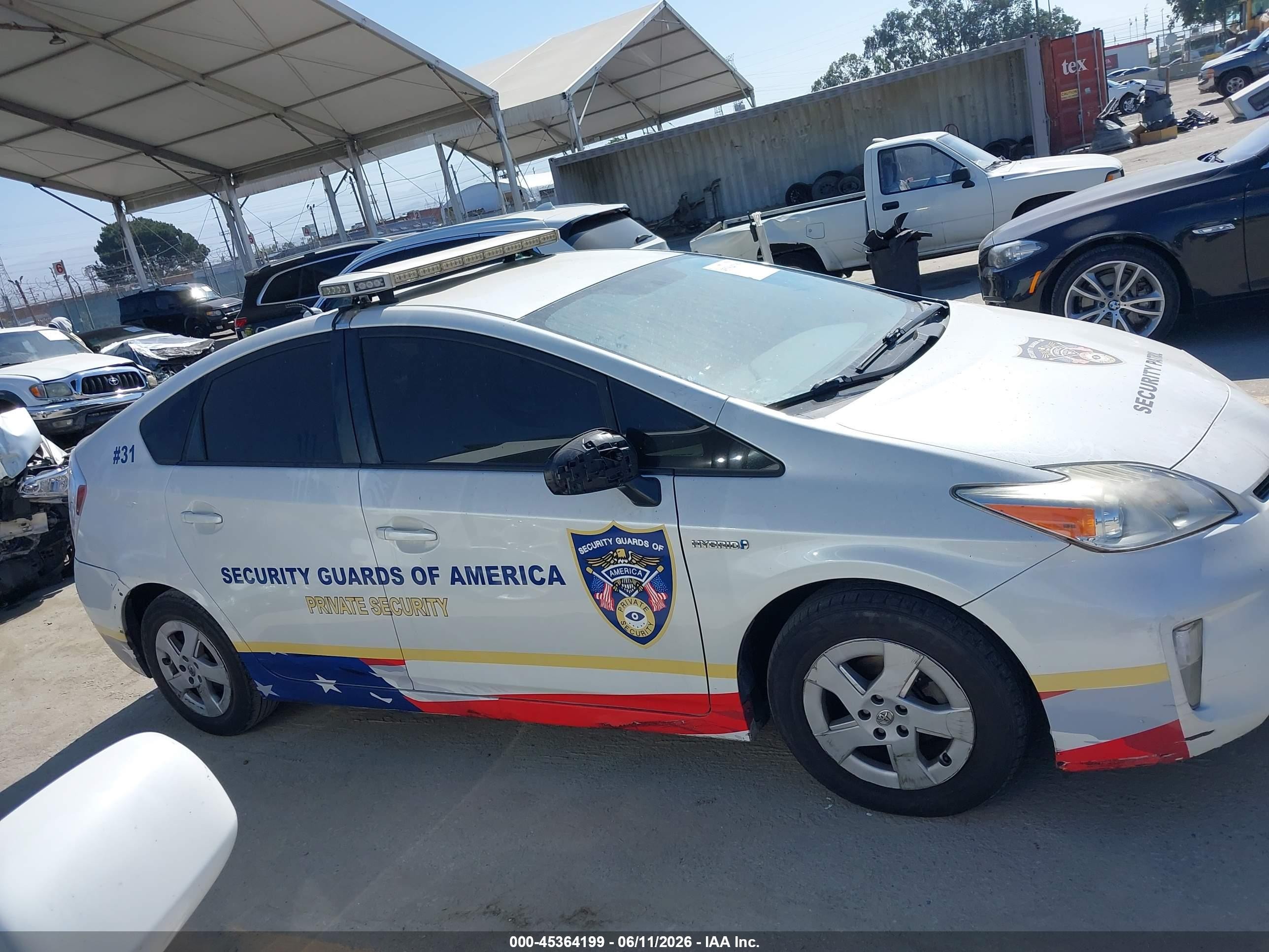 2014 Toyota Prius Two Белый vin: JTDKN3DUXE0385471