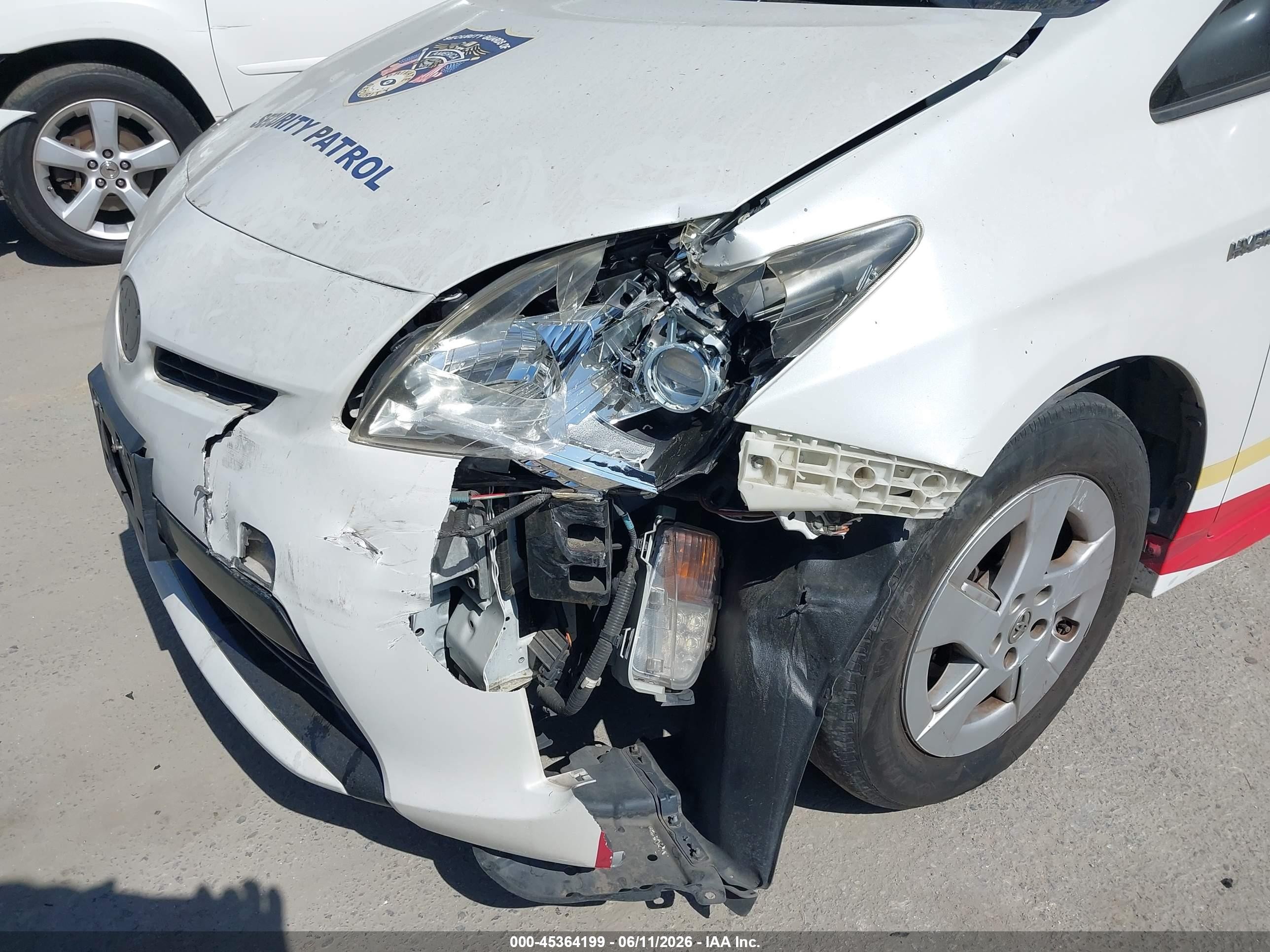 2014 Toyota Prius Two Белый vin: JTDKN3DUXE0385471