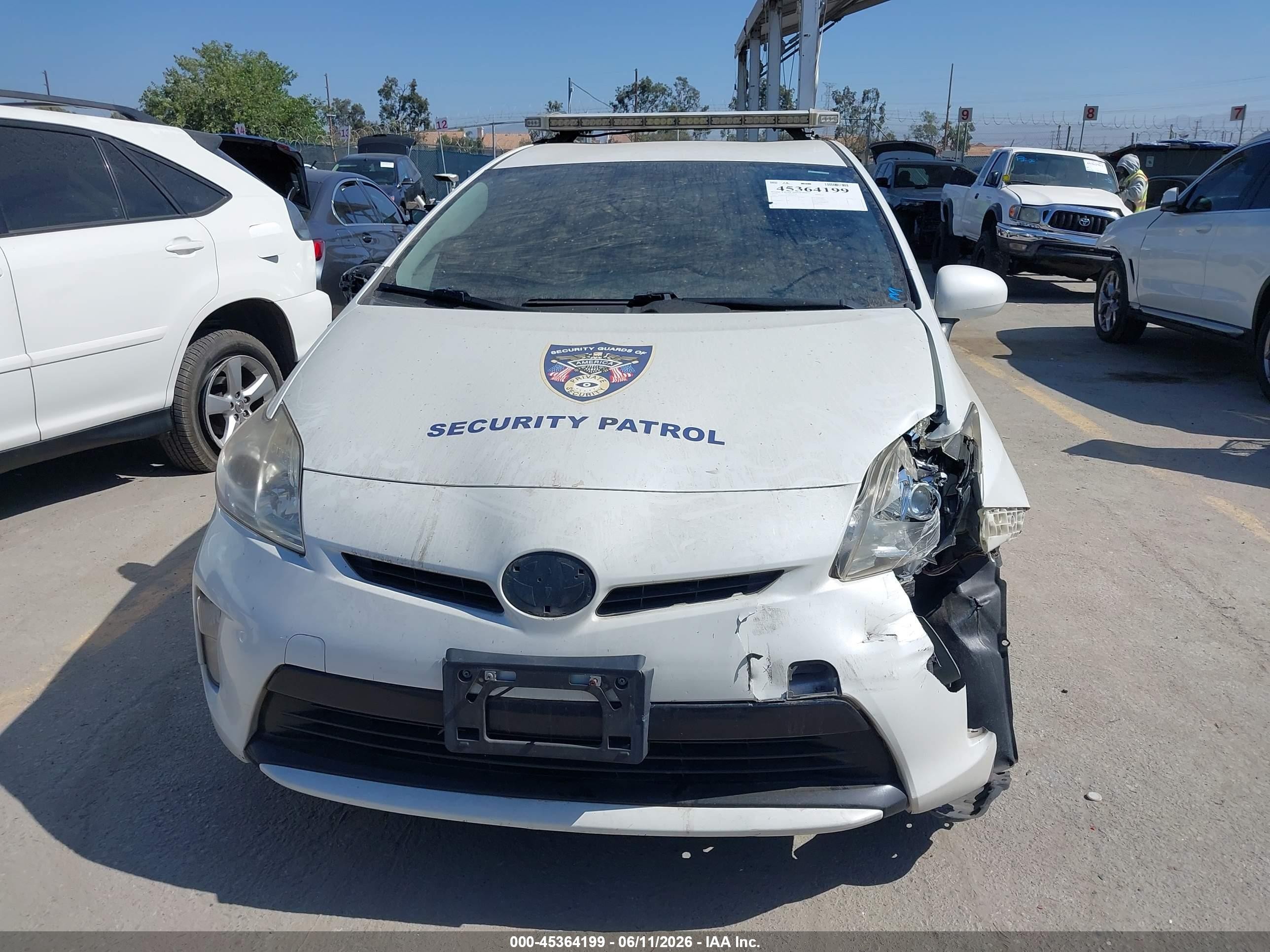 2014 Toyota Prius Two Белый vin: JTDKN3DUXE0385471