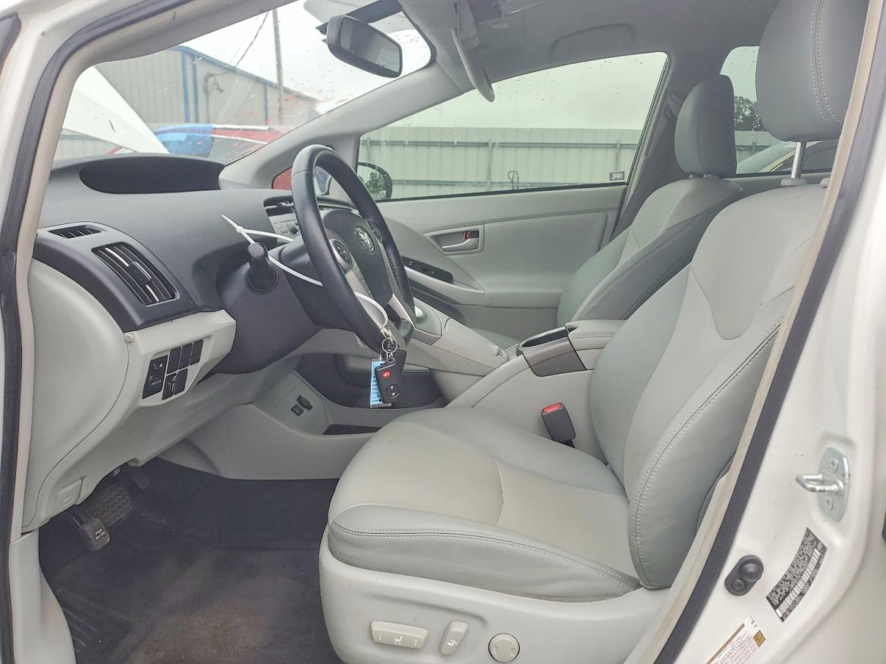 2014 Toyota Prius Four White vin: JTDKN3DUXE1749060