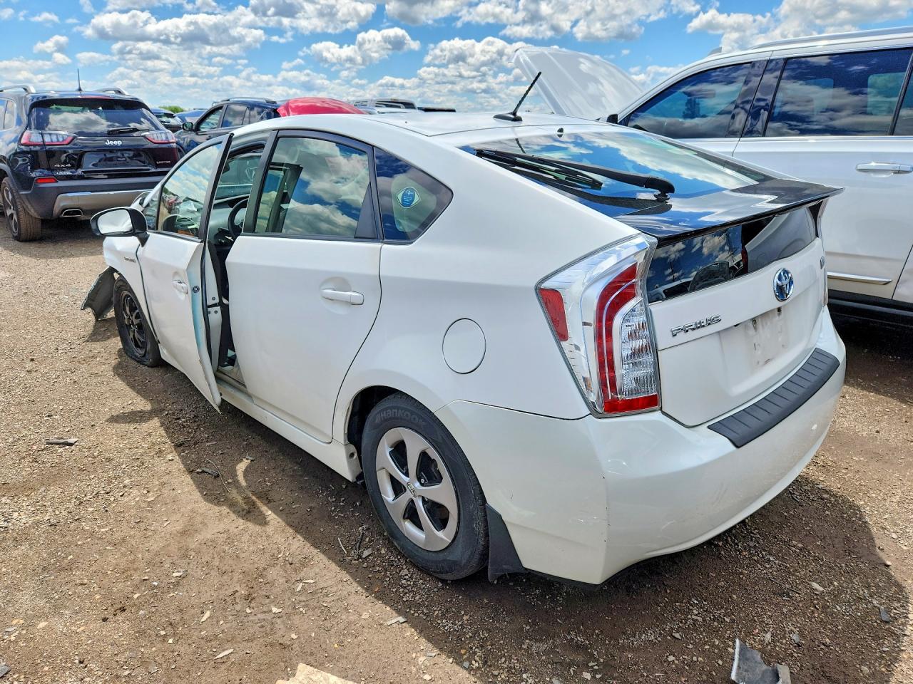 2014 Toyota Prius Three White vin: JTDKN3DUXE1755330