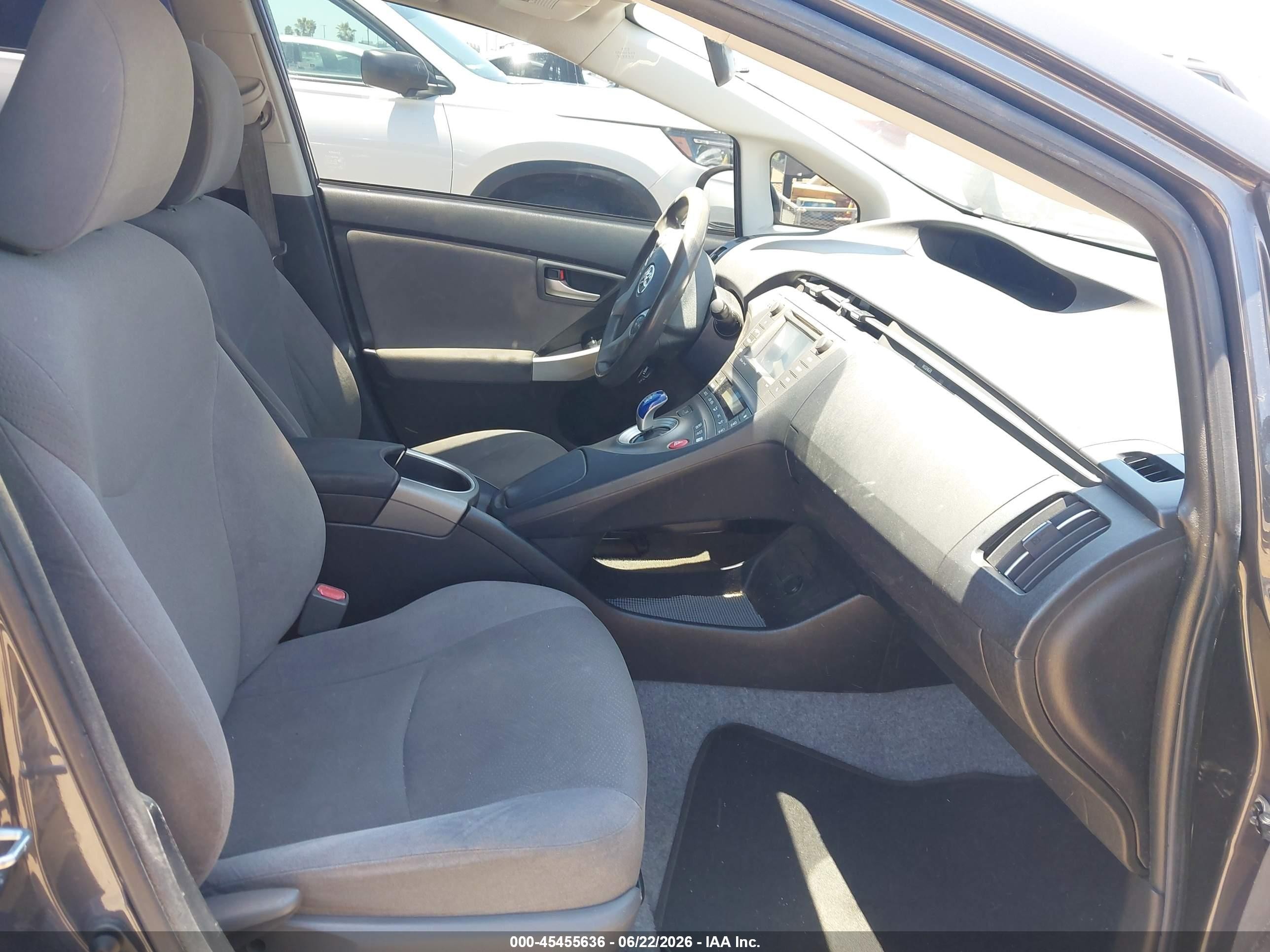 2014 Toyota Prius Three Gray vin: JTDKN3DUXE1760334