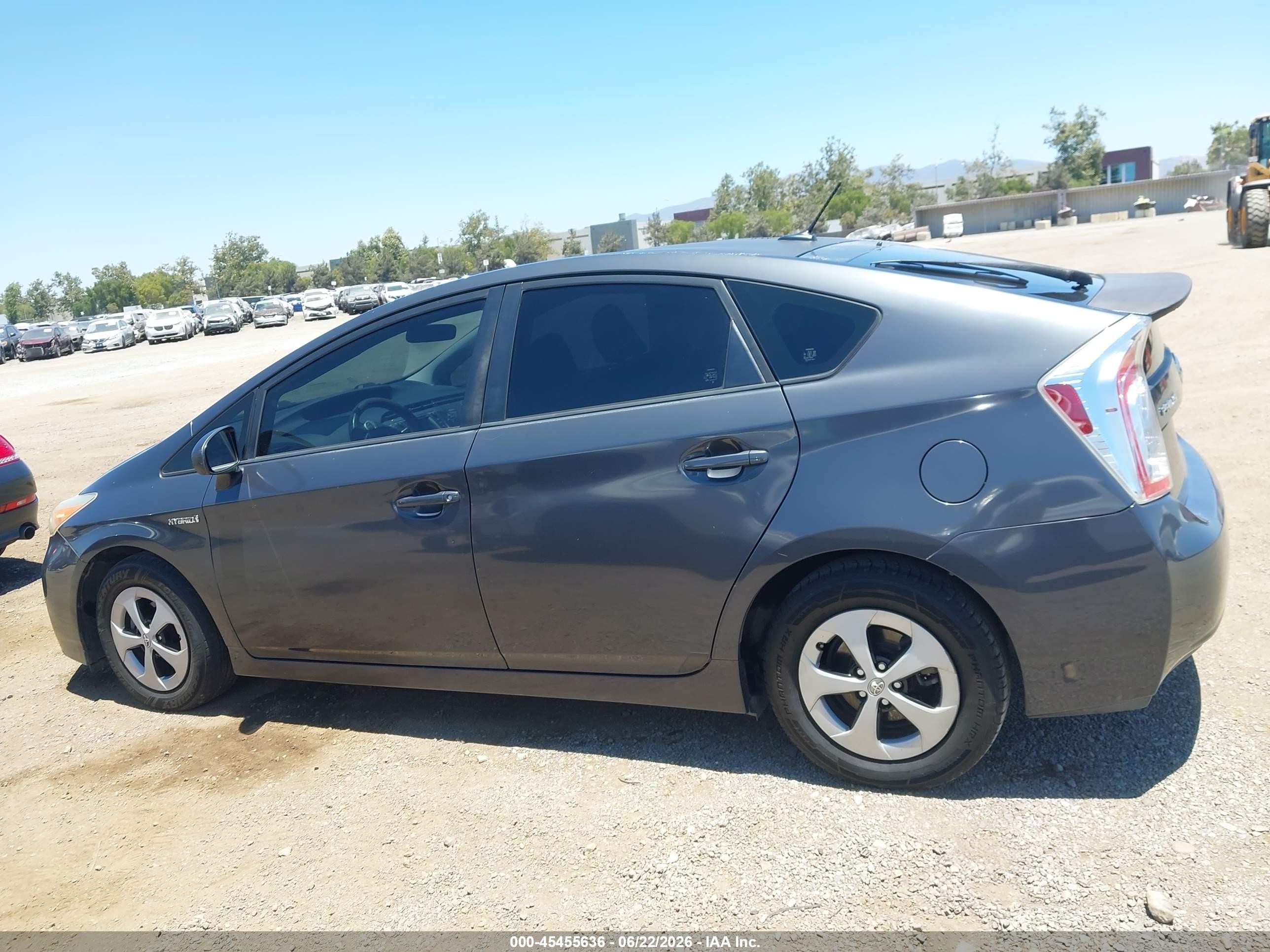 2014 Toyota Prius Three Gray vin: JTDKN3DUXE1760334