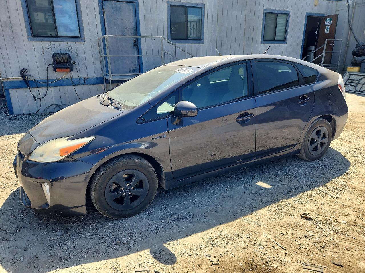 2014 Toyota Prius Three Gray vin: JTDKN3DUXE1764688