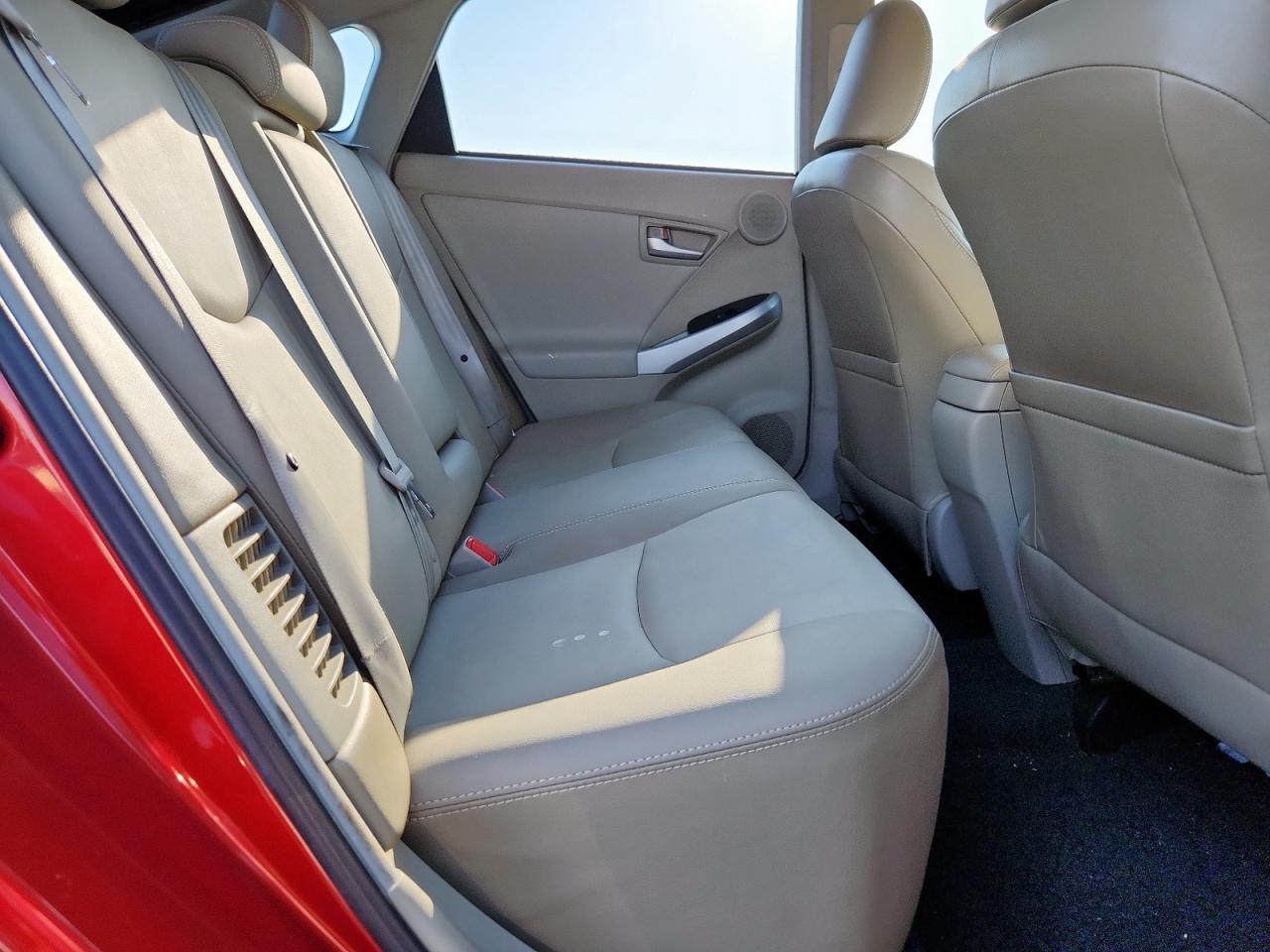 2014 Toyota Prius Hyb Красный vin: JTDKN3DUXE1772015