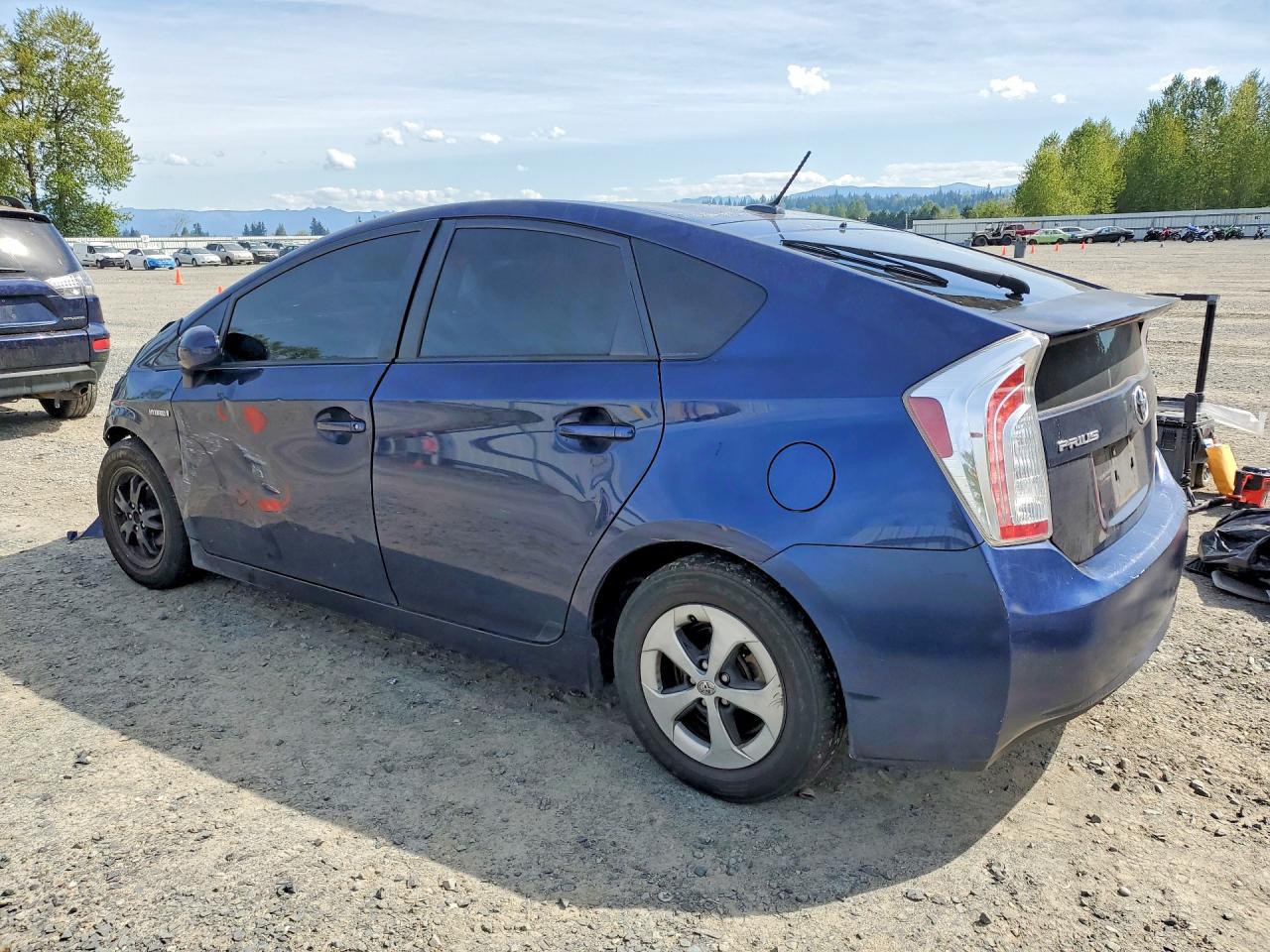 2014 Toyota Prius Three Синий vin: JTDKN3DUXE1776209
