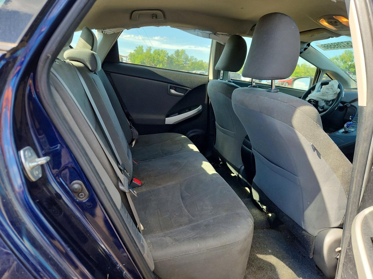 2014 Toyota Prius Three Blue vin: JTDKN3DUXE1784827