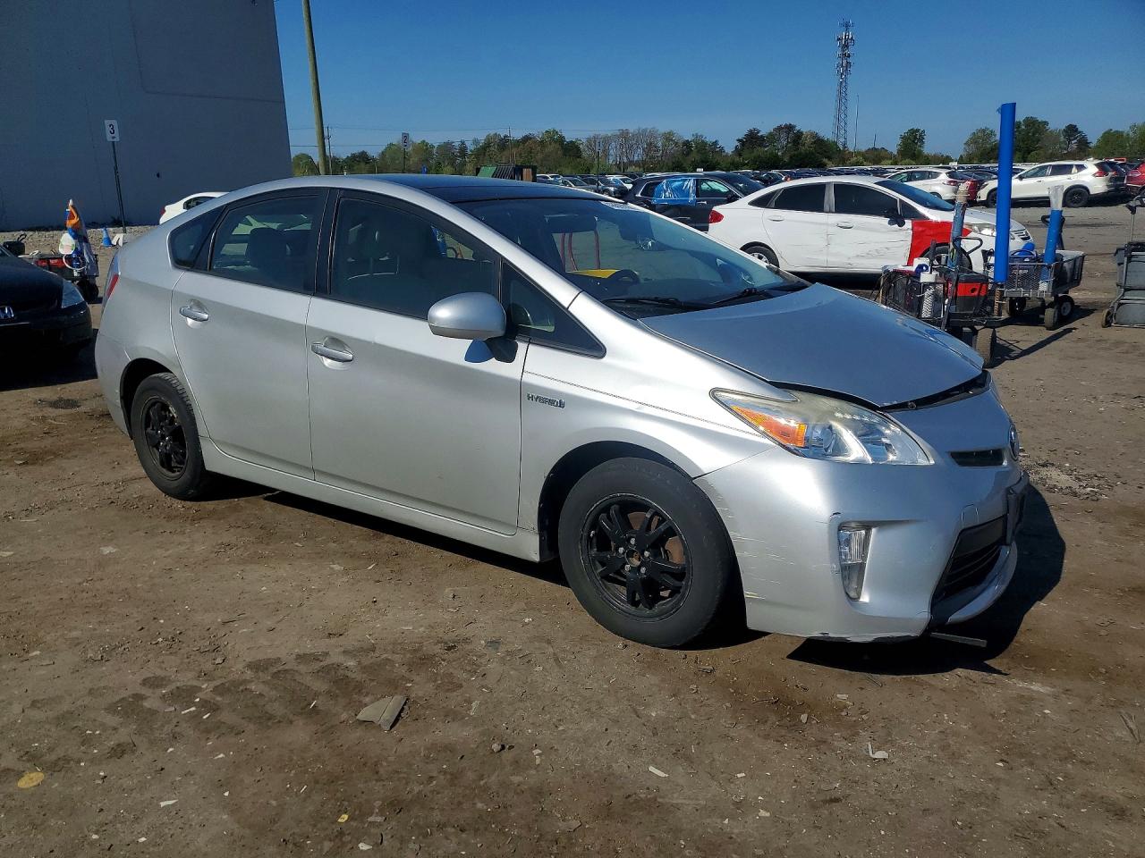 2014 Toyota Prius Three Серебряный vin: JTDKN3DUXE1790644