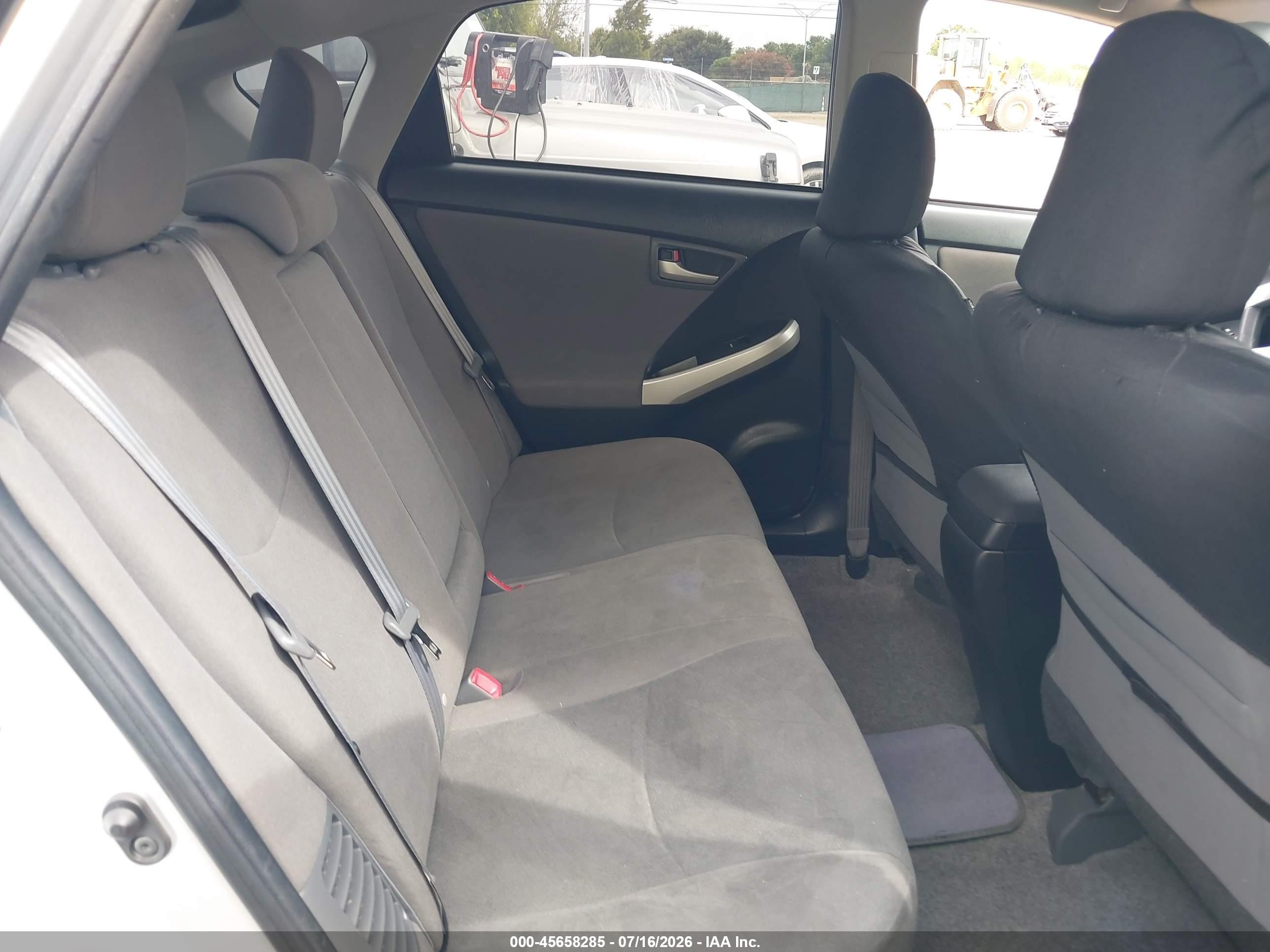 2014 Toyota Prius Two Silver vin: JTDKN3DUXE1801464
