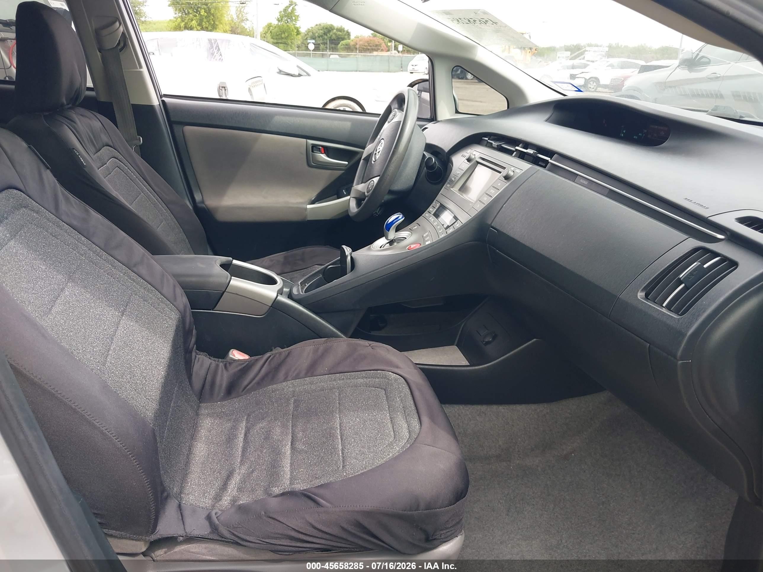 2014 Toyota Prius Two Silver vin: JTDKN3DUXE1801464