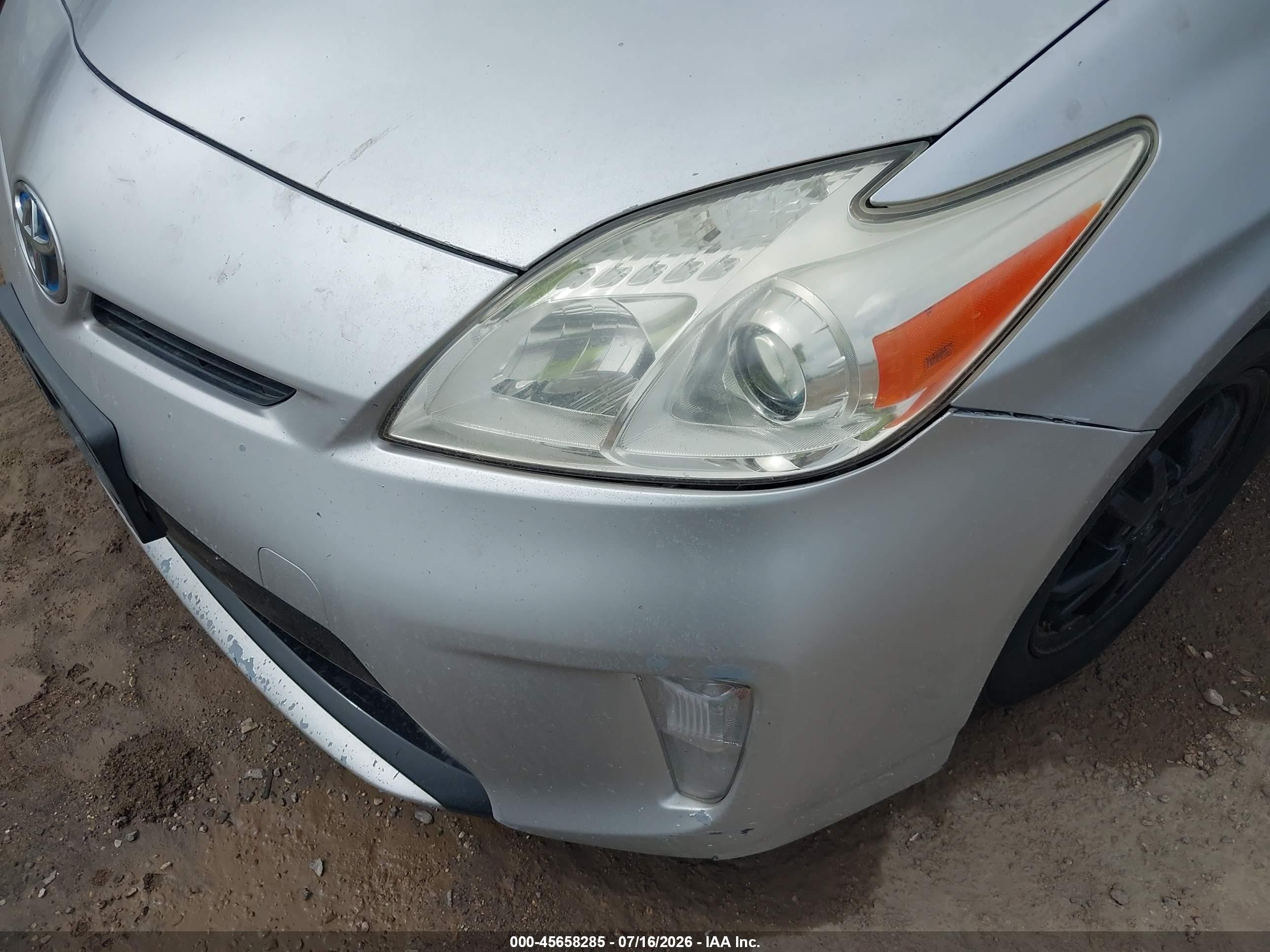 2014 Toyota Prius Two Silver vin: JTDKN3DUXE1801464