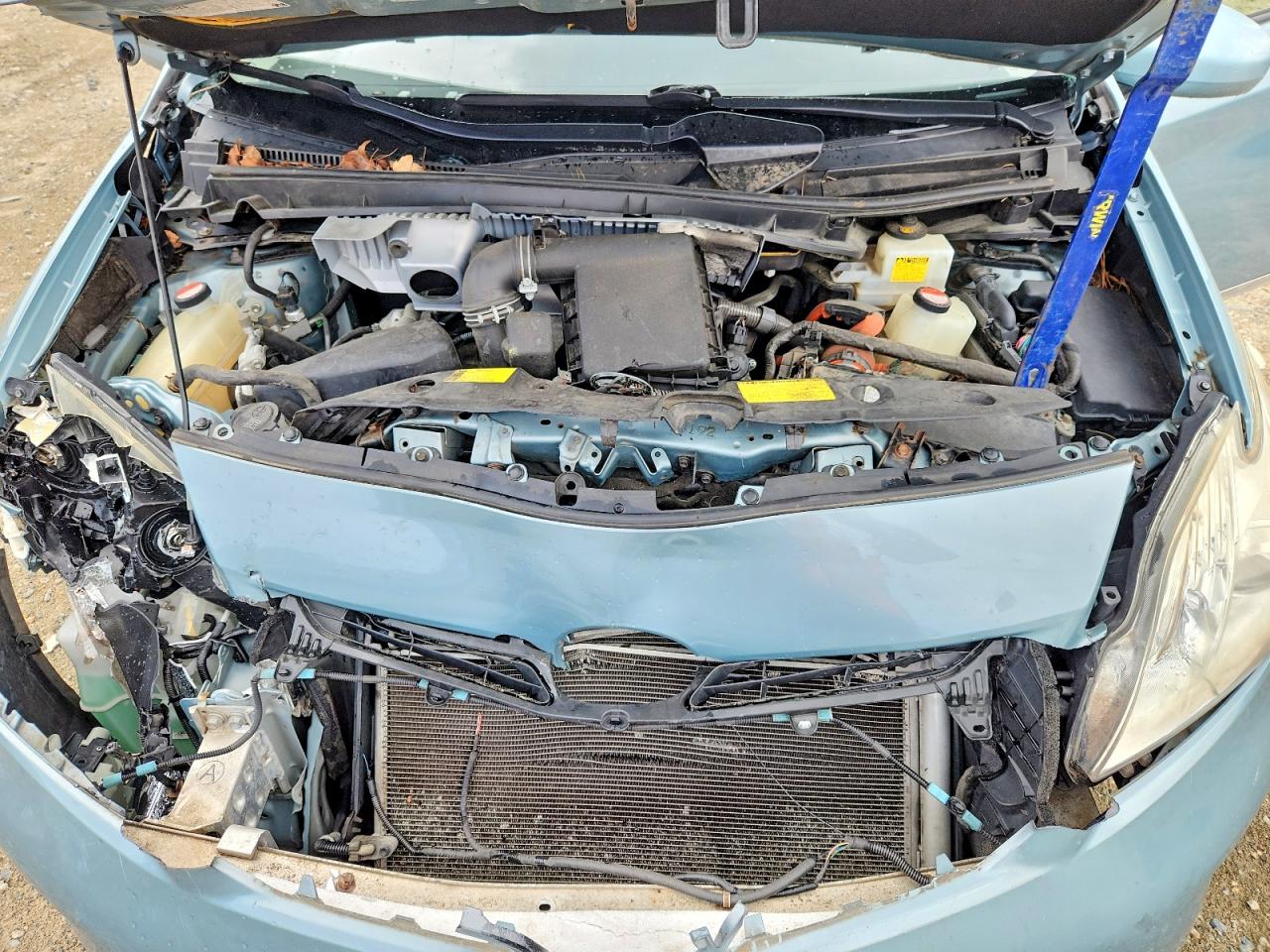 2014 Toyota Prius Two Зеленый vin: JTDKN3DUXE1817602