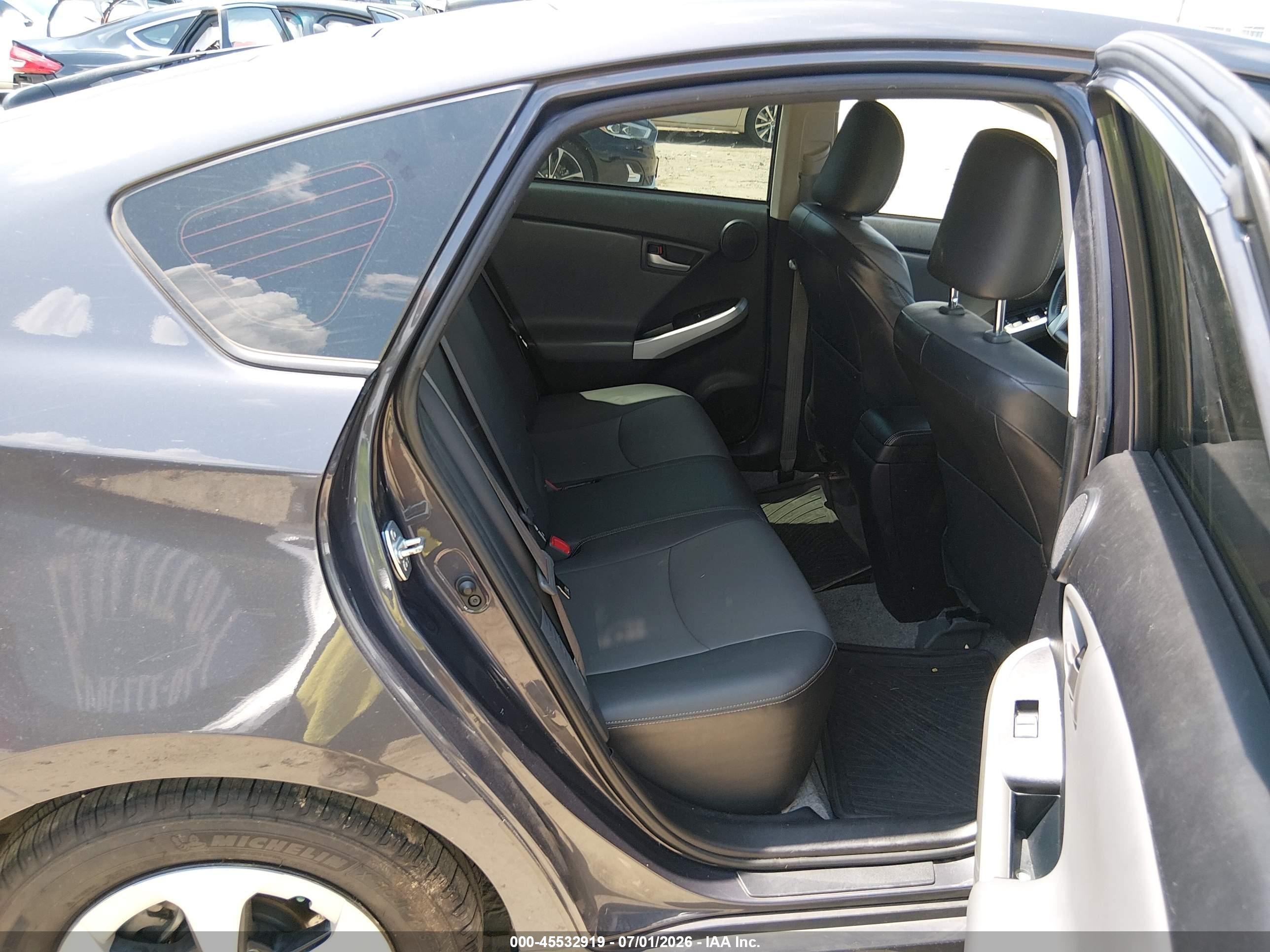 2014 Toyota Prius Four Серый vin: JTDKN3DUXE1823934