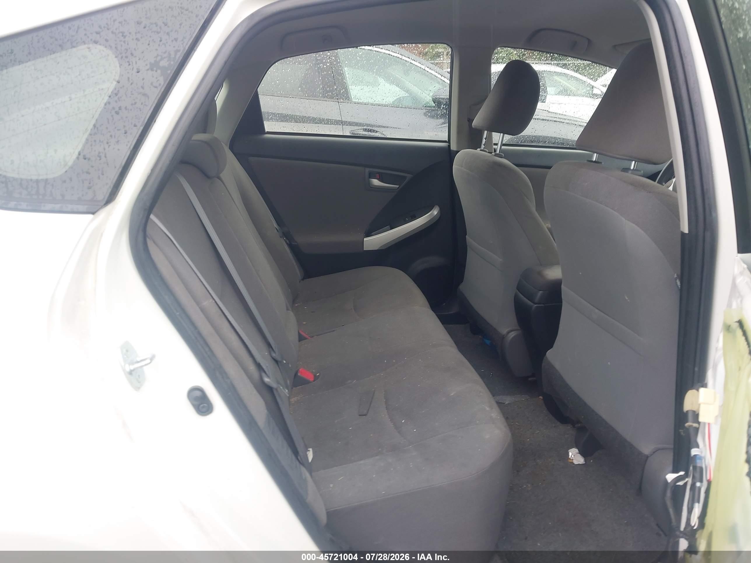 2015 Toyota Prius Two White vin: JTDKN3DUXF0395046