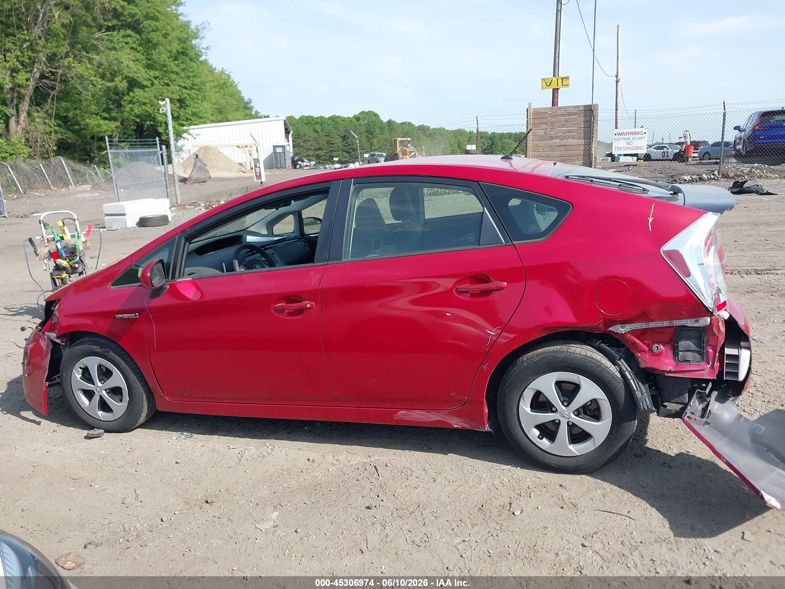 2015 Toyota Prius Two Red vin: JTDKN3DUXF0396567
