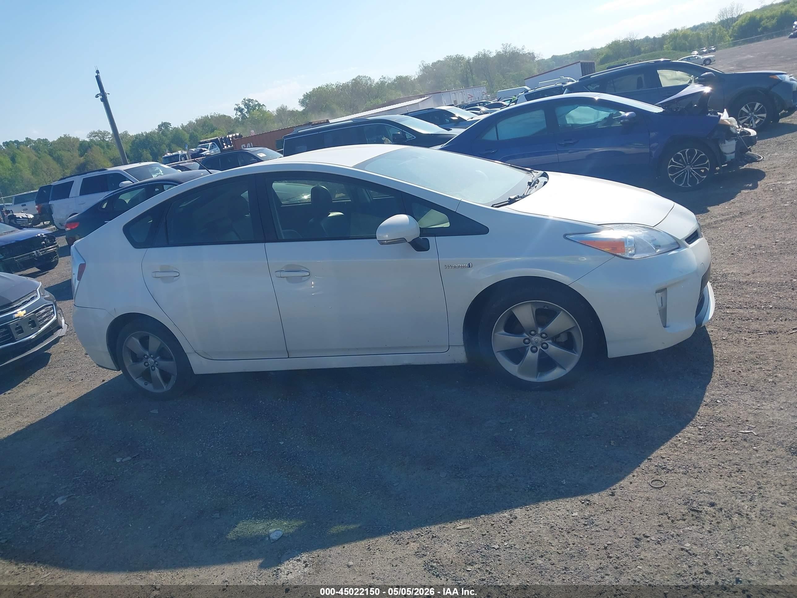 2015 Toyota Prius Persona Series Special Edition White vin: JTDKN3DUXF0397430