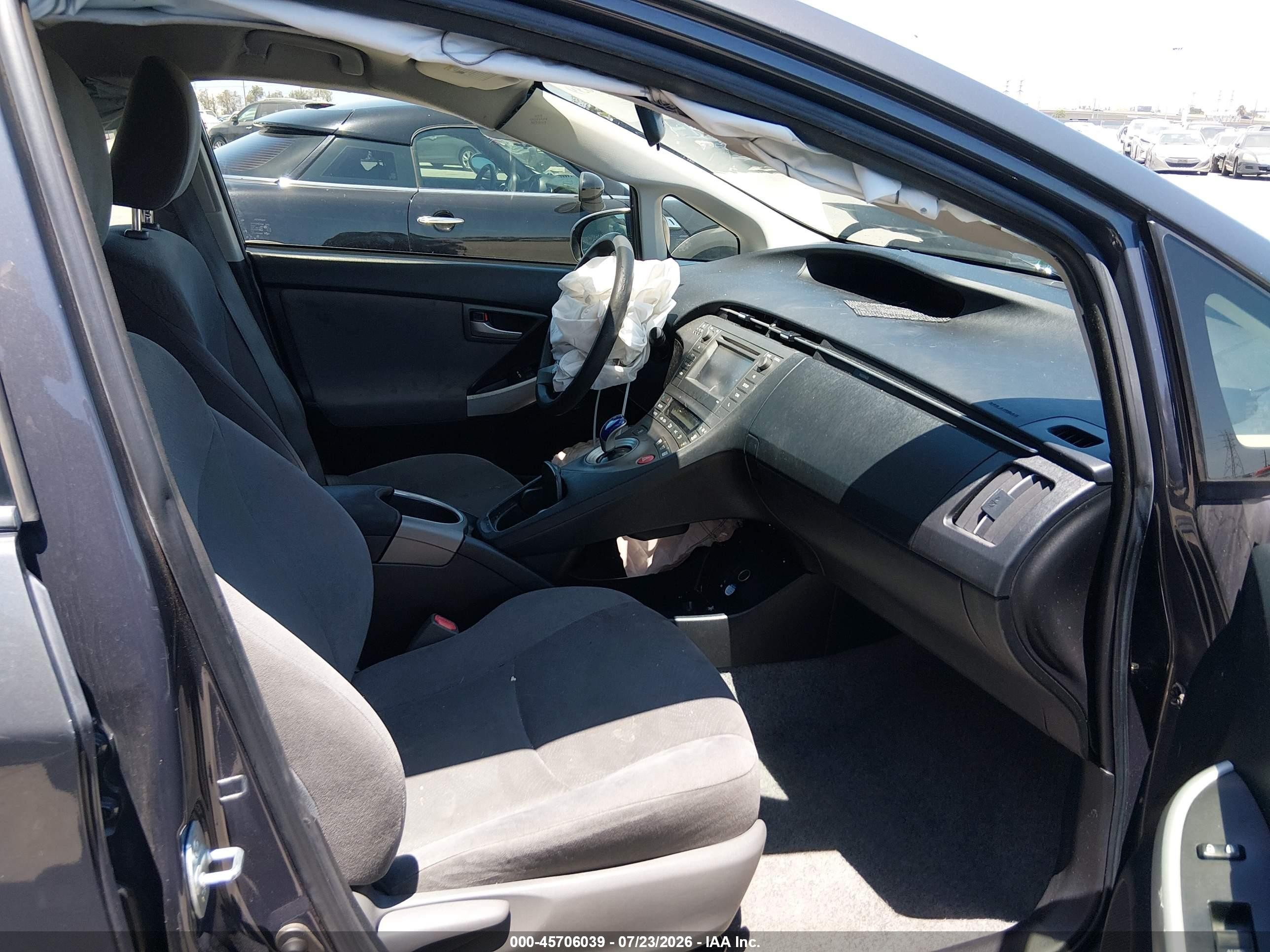 2015 Toyota Prius Two Серый vin: JTDKN3DUXF0398707