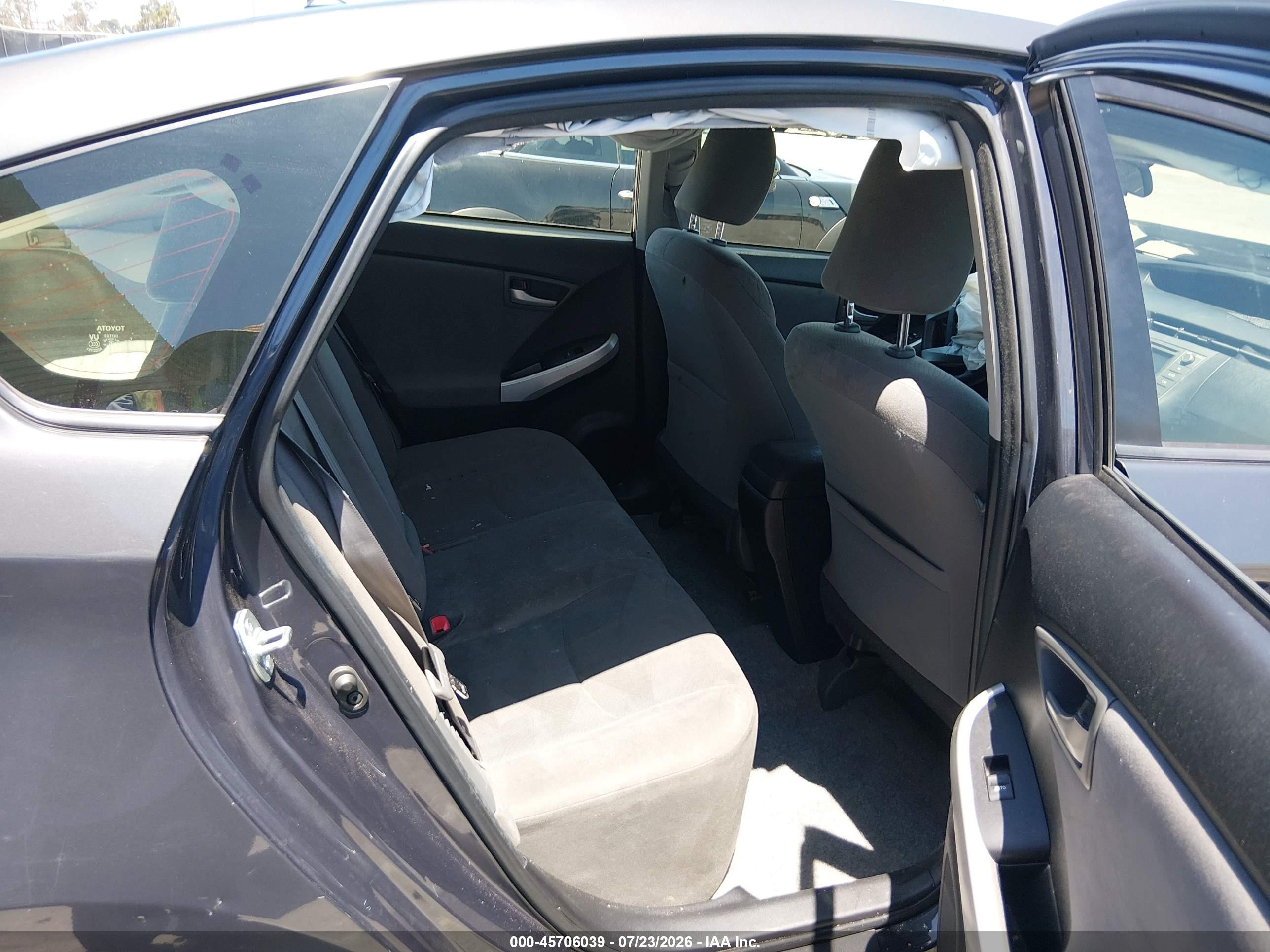 2015 Toyota Prius Two Серый vin: JTDKN3DUXF0398707