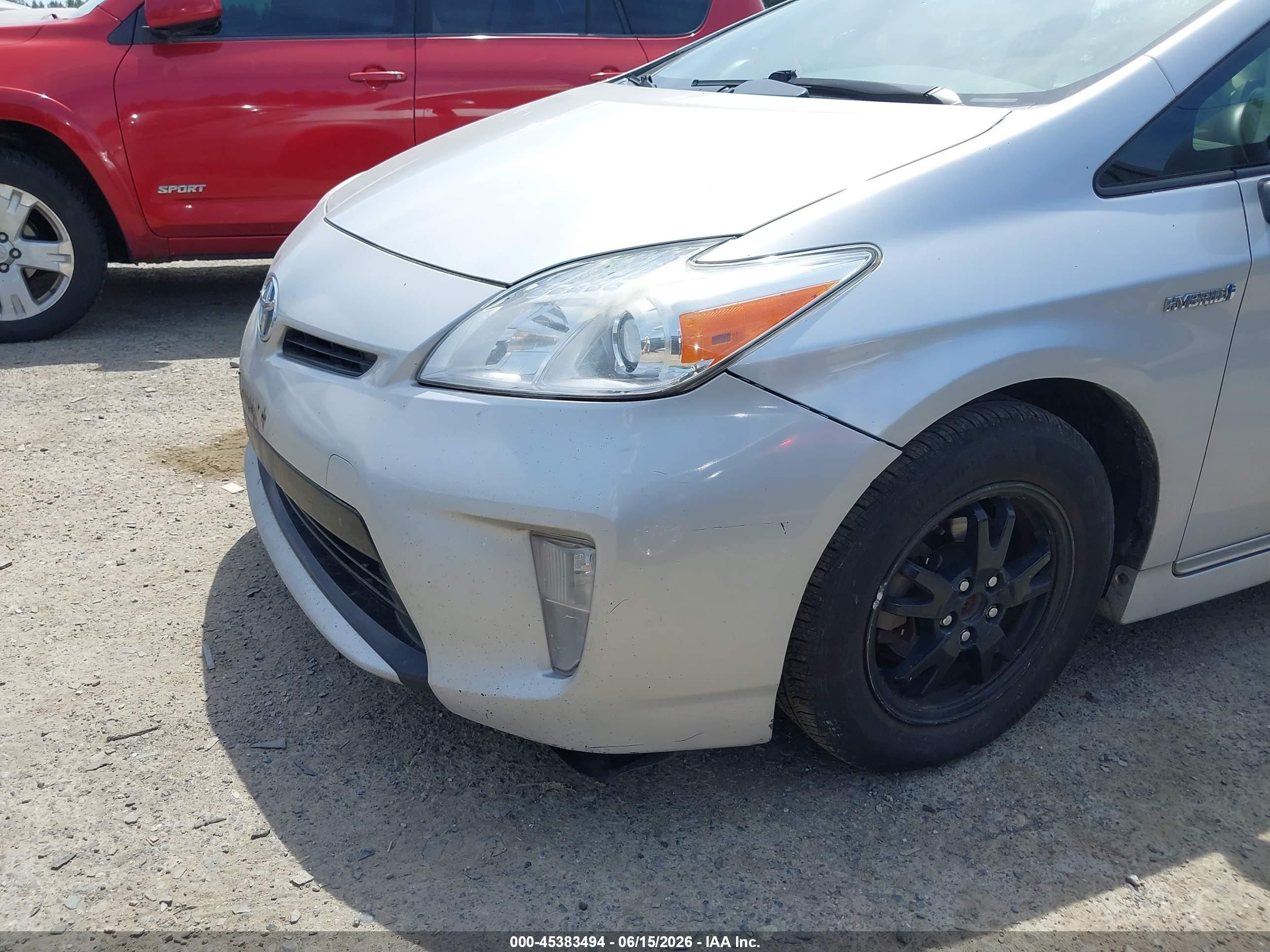 2015 Toyota Prius Three Silver vin: JTDKN3DUXF0408135