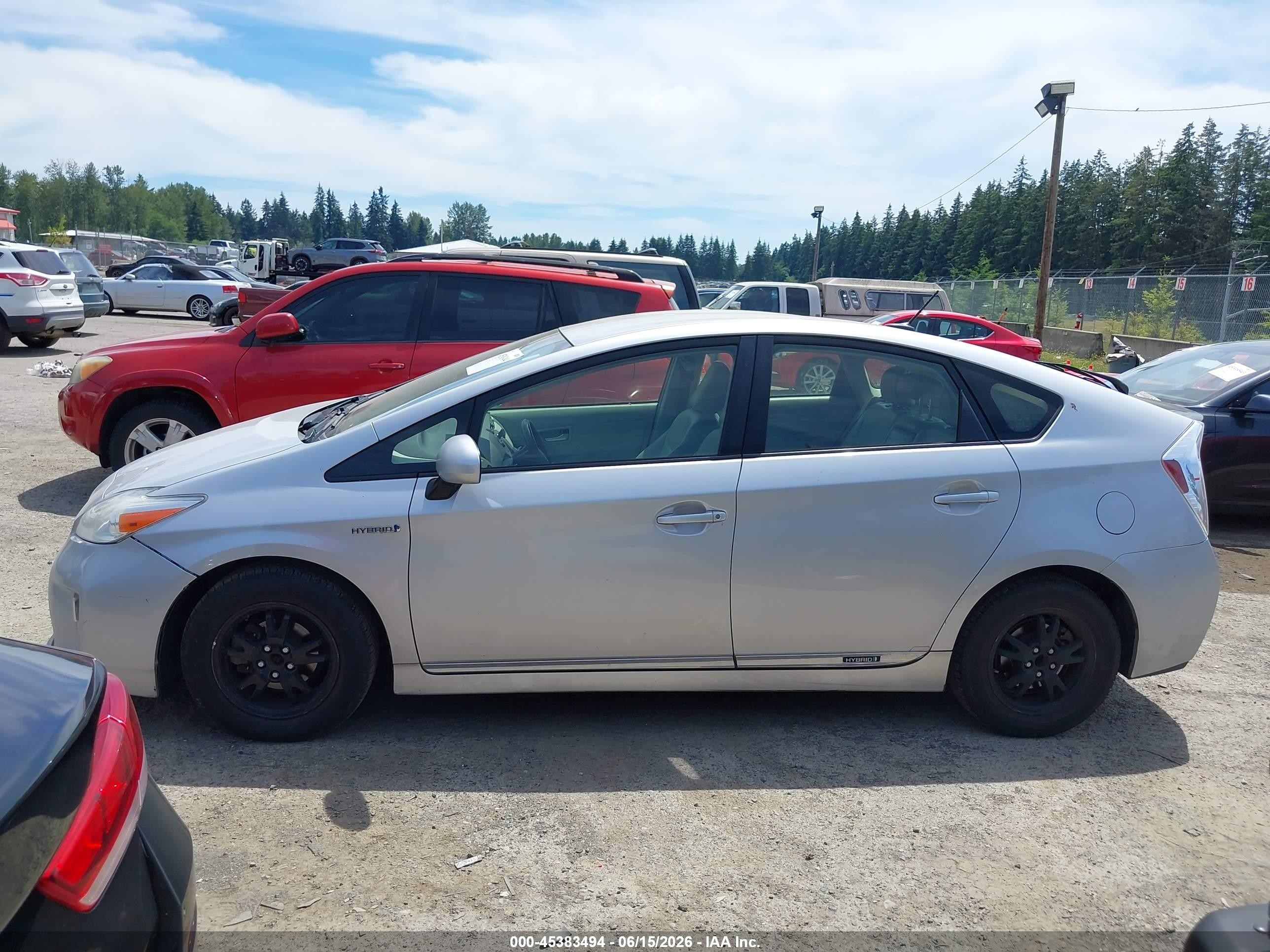 2015 Toyota Prius Three Silver vin: JTDKN3DUXF0408135