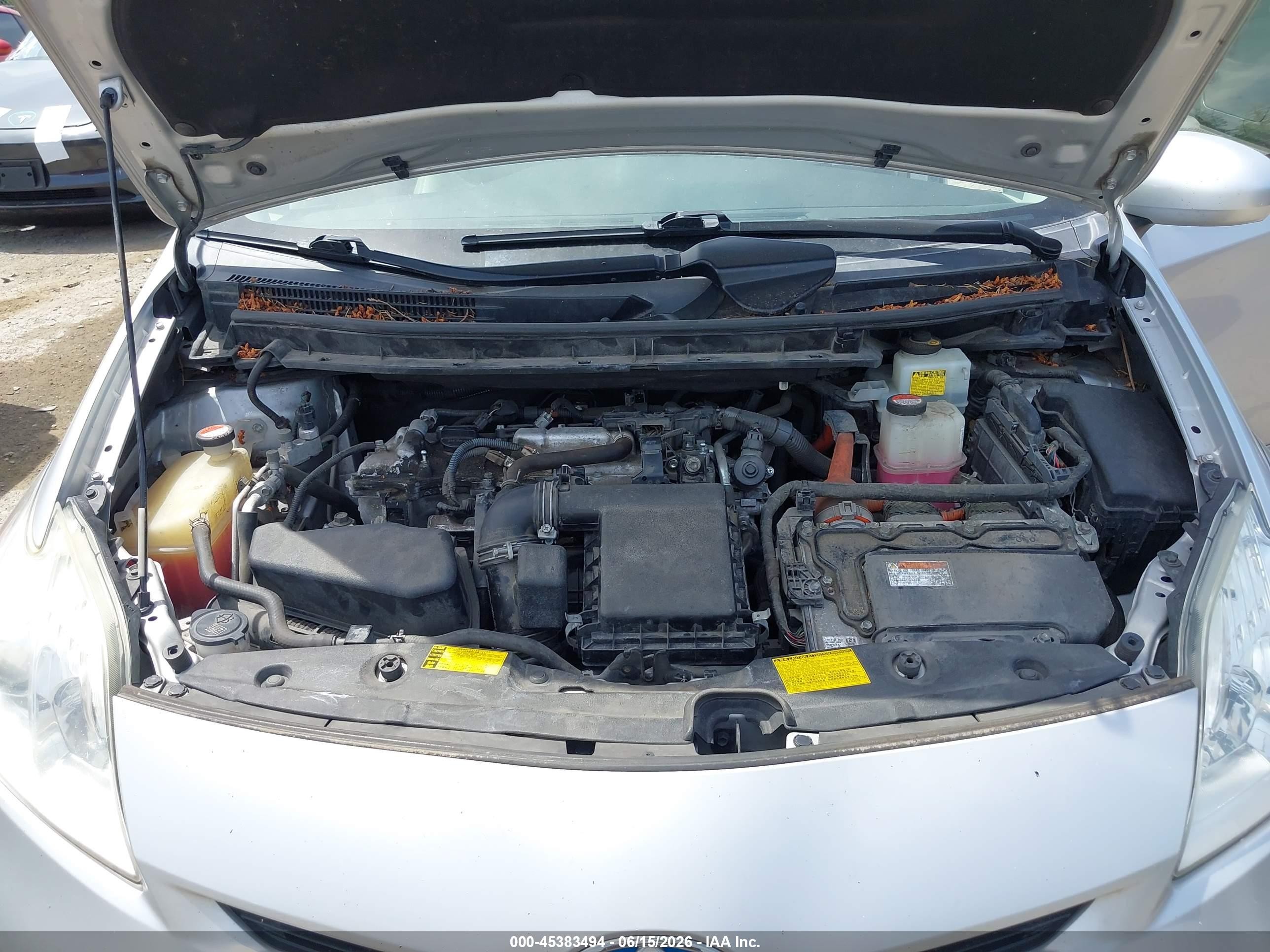 2015 Toyota Prius Three Silver vin: JTDKN3DUXF0408135
