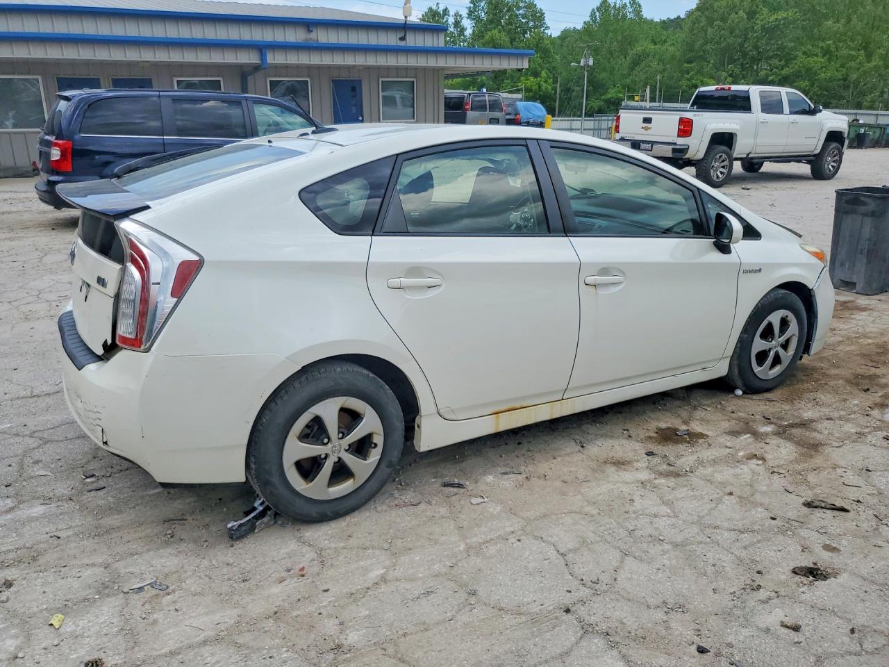 2015 Toyota Prius Three White vin: JTDKN3DUXF0412735