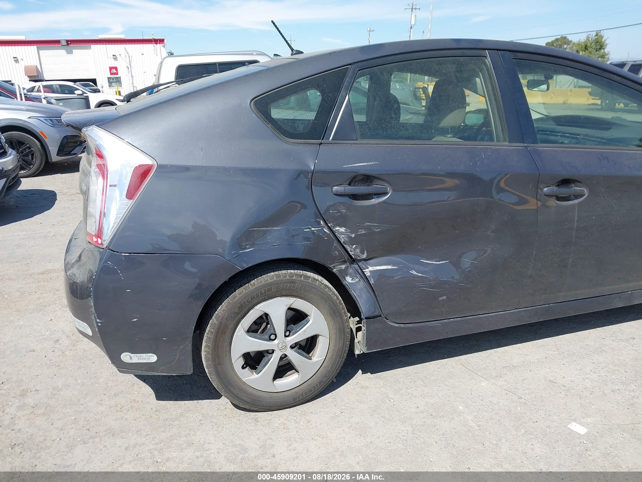 2015 Toyota Prius Two Серый vin: JTDKN3DUXF0413495