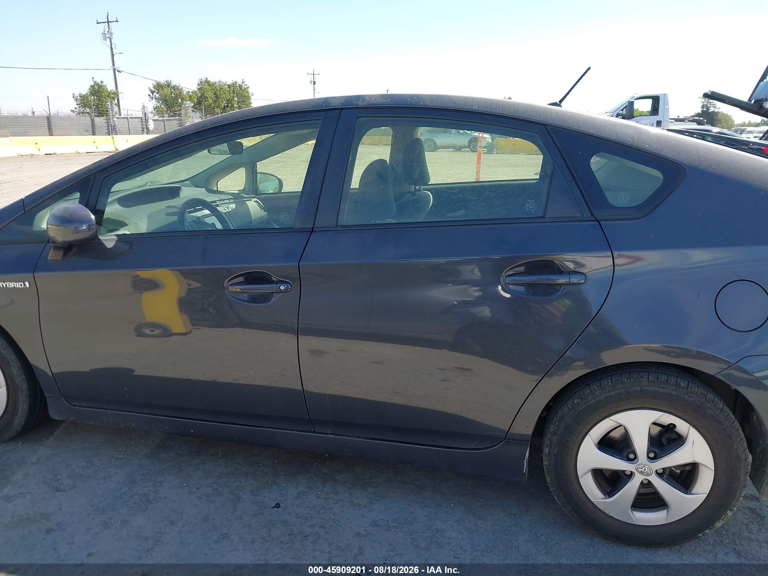 2015 Toyota Prius Two Серый vin: JTDKN3DUXF0413495