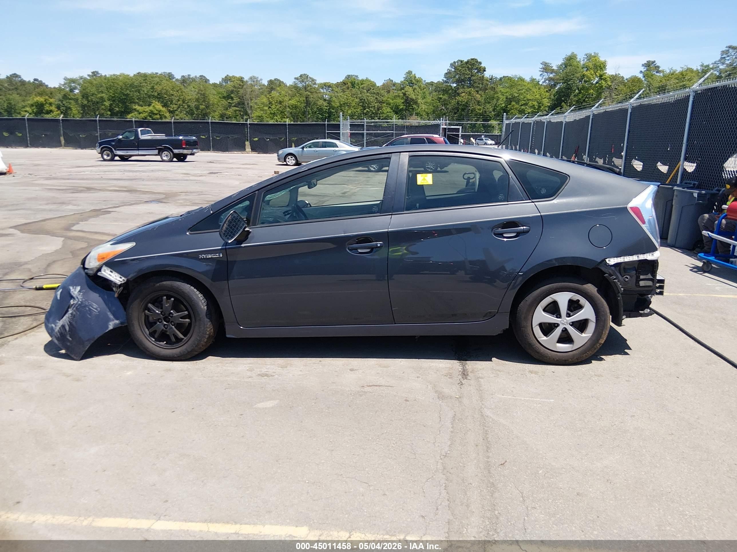 2015 Toyota Prius Two Gray vin: JTDKN3DUXF0422178