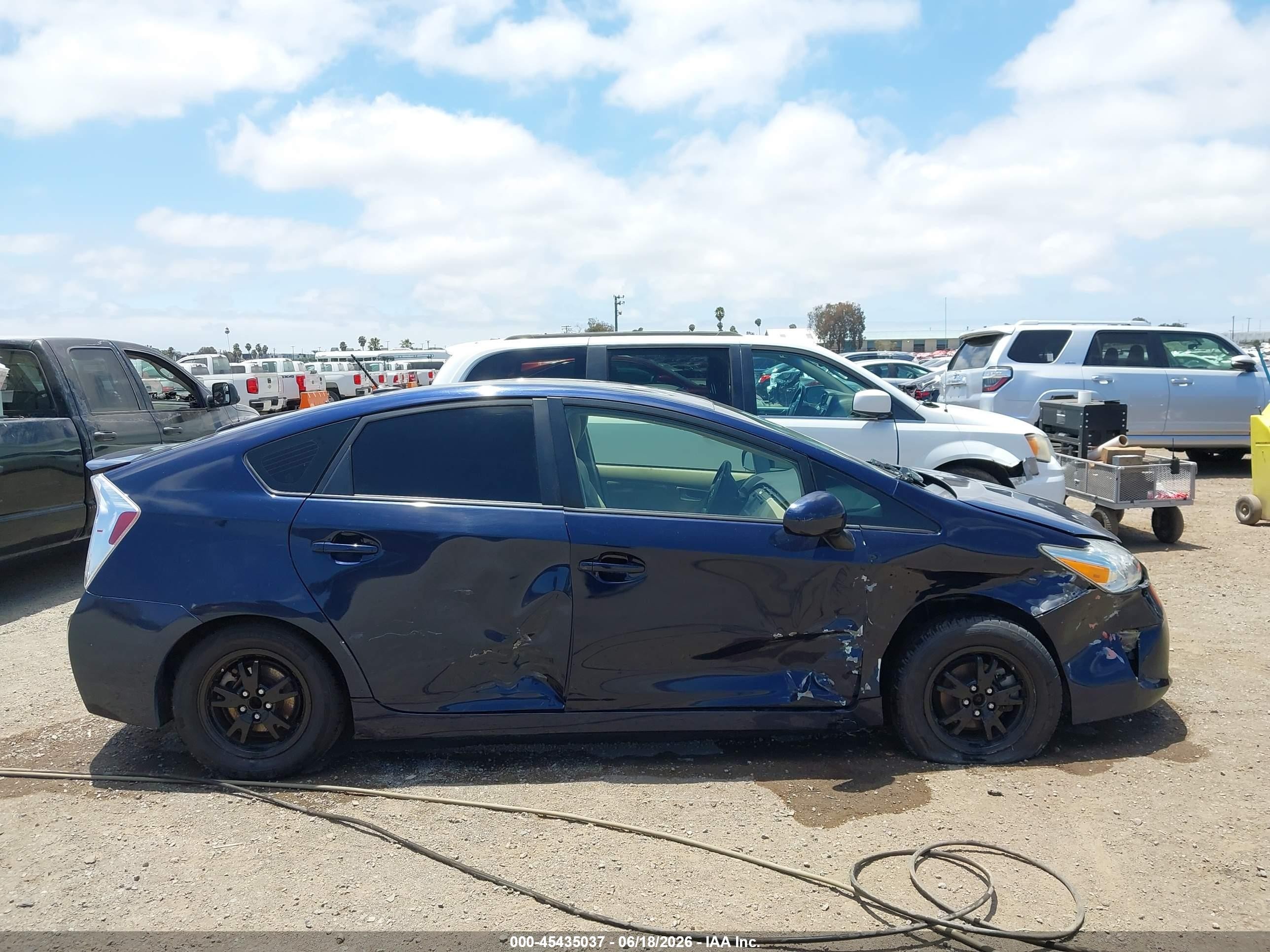 2015 Toyota Prius Three Blue vin: JTDKN3DUXF0436758
