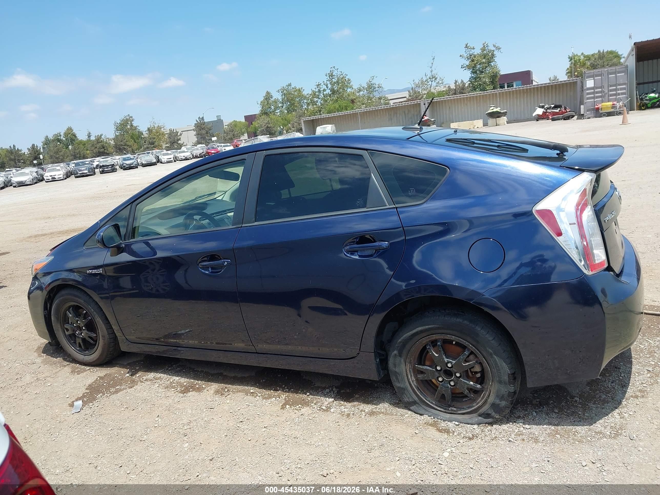 2015 Toyota Prius Three Blue vin: JTDKN3DUXF0436758